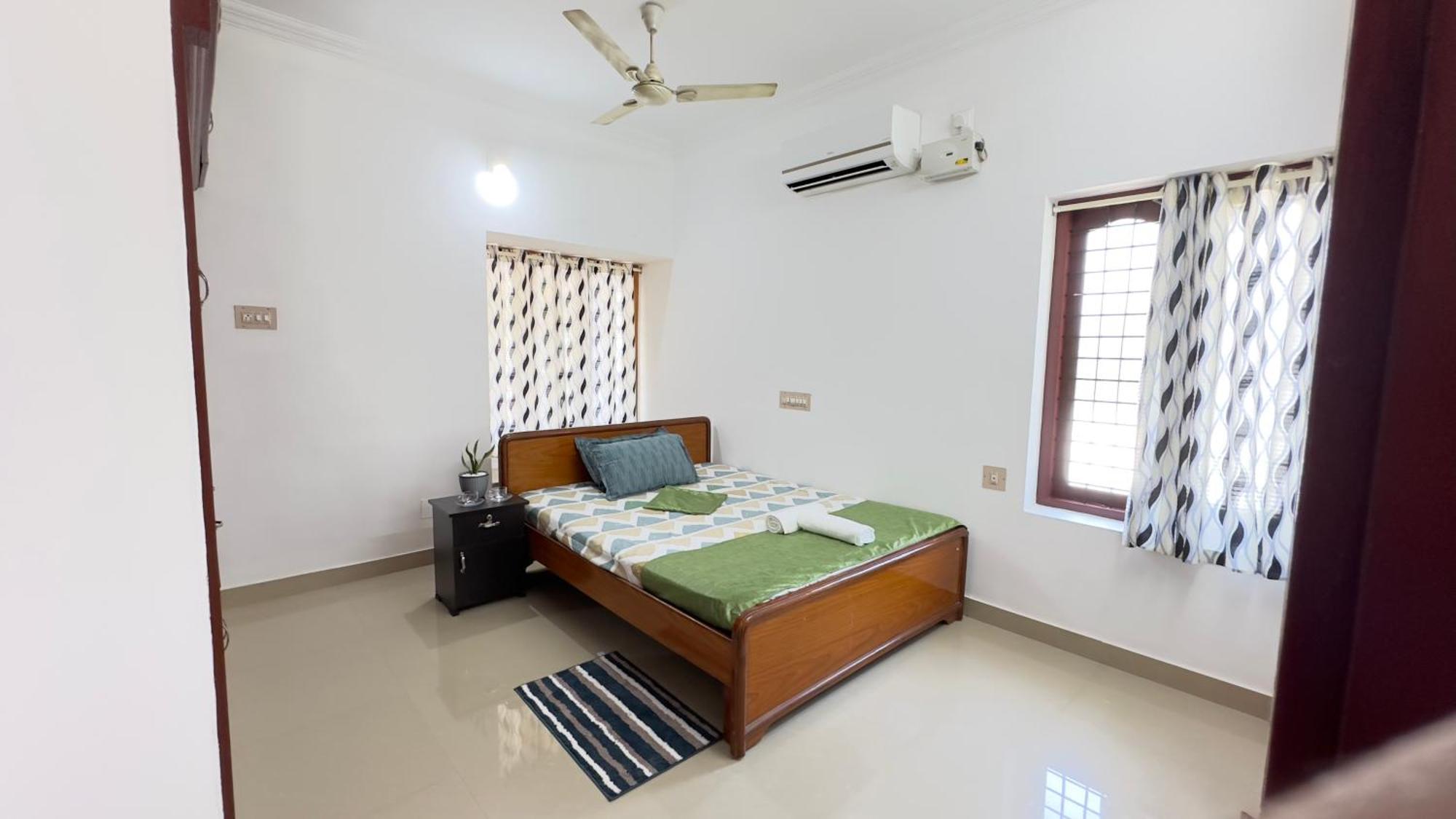 Deluxe Two-Bedroom Apartment Garden View
