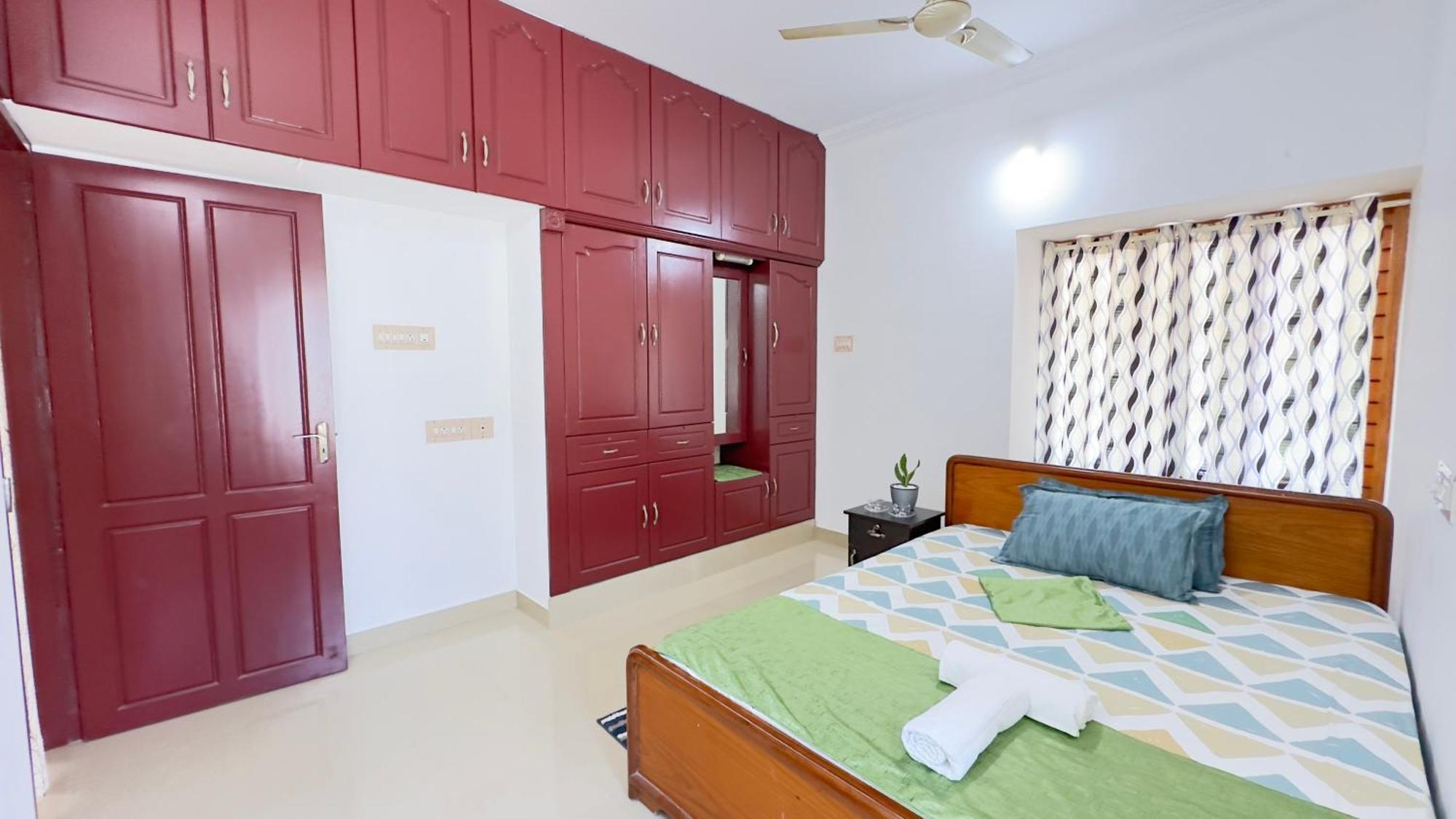 Deluxe Two-Bedroom Apartment Garden View