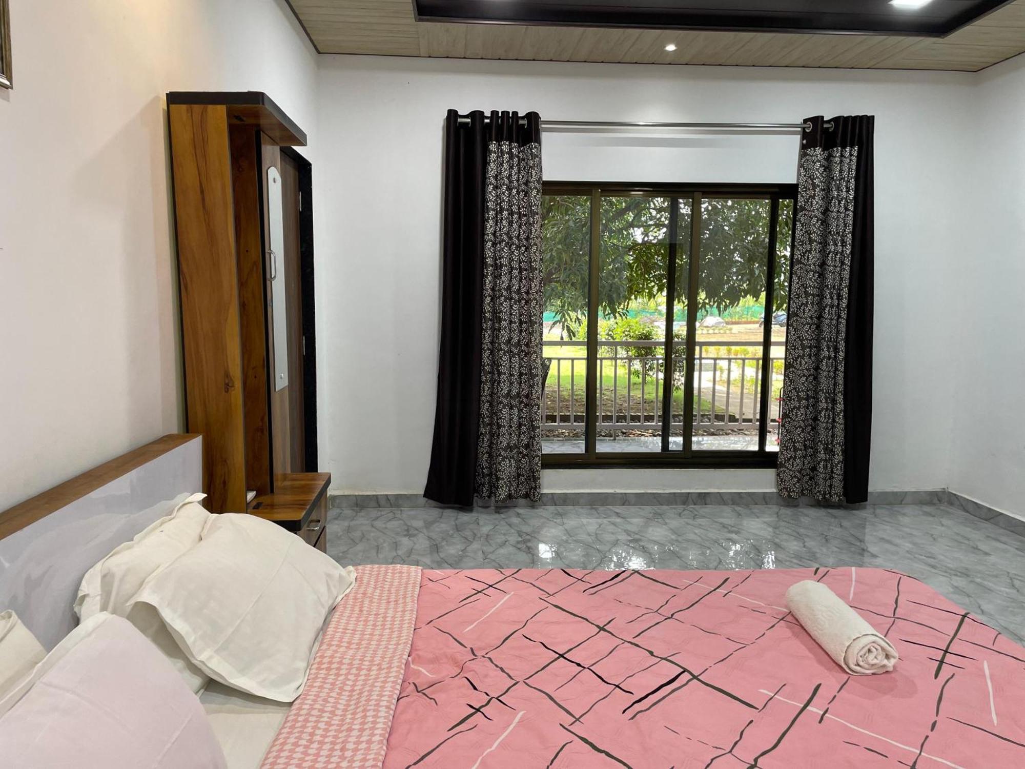 Deluxe Double Room,1616265841:JPEG