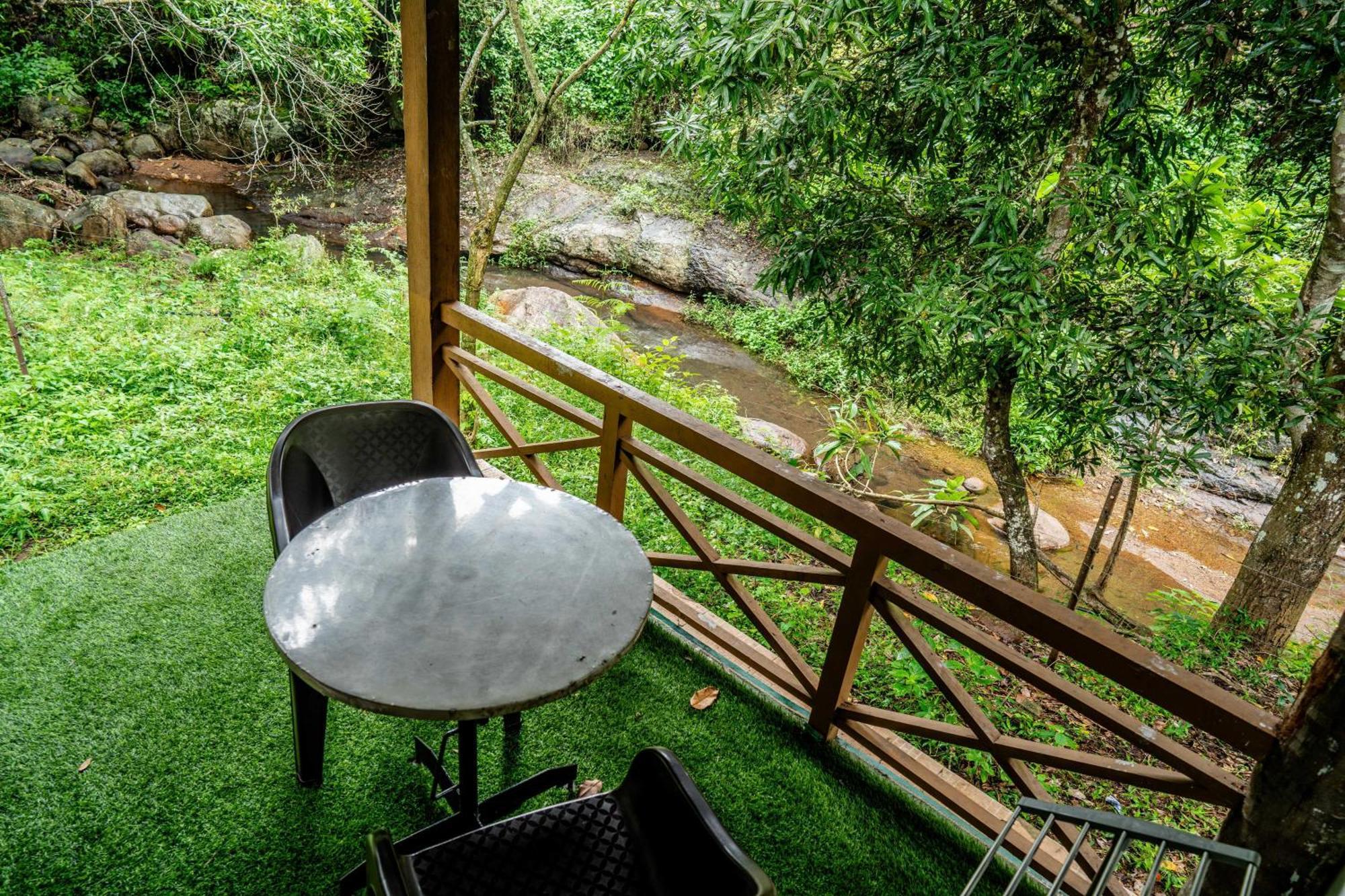 Luxury Stream View Cottage