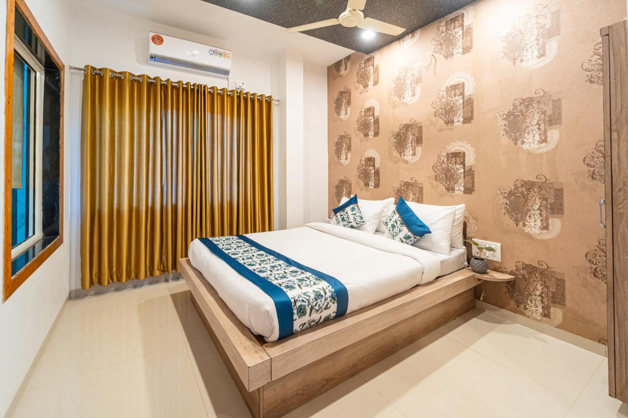 Deluxe Double Room Bath