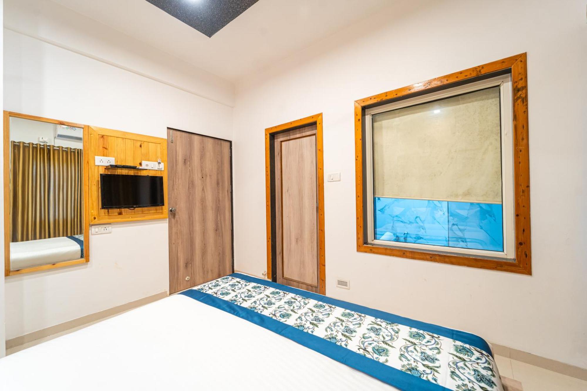 Deluxe Room Garden View Balcony Ground Floor