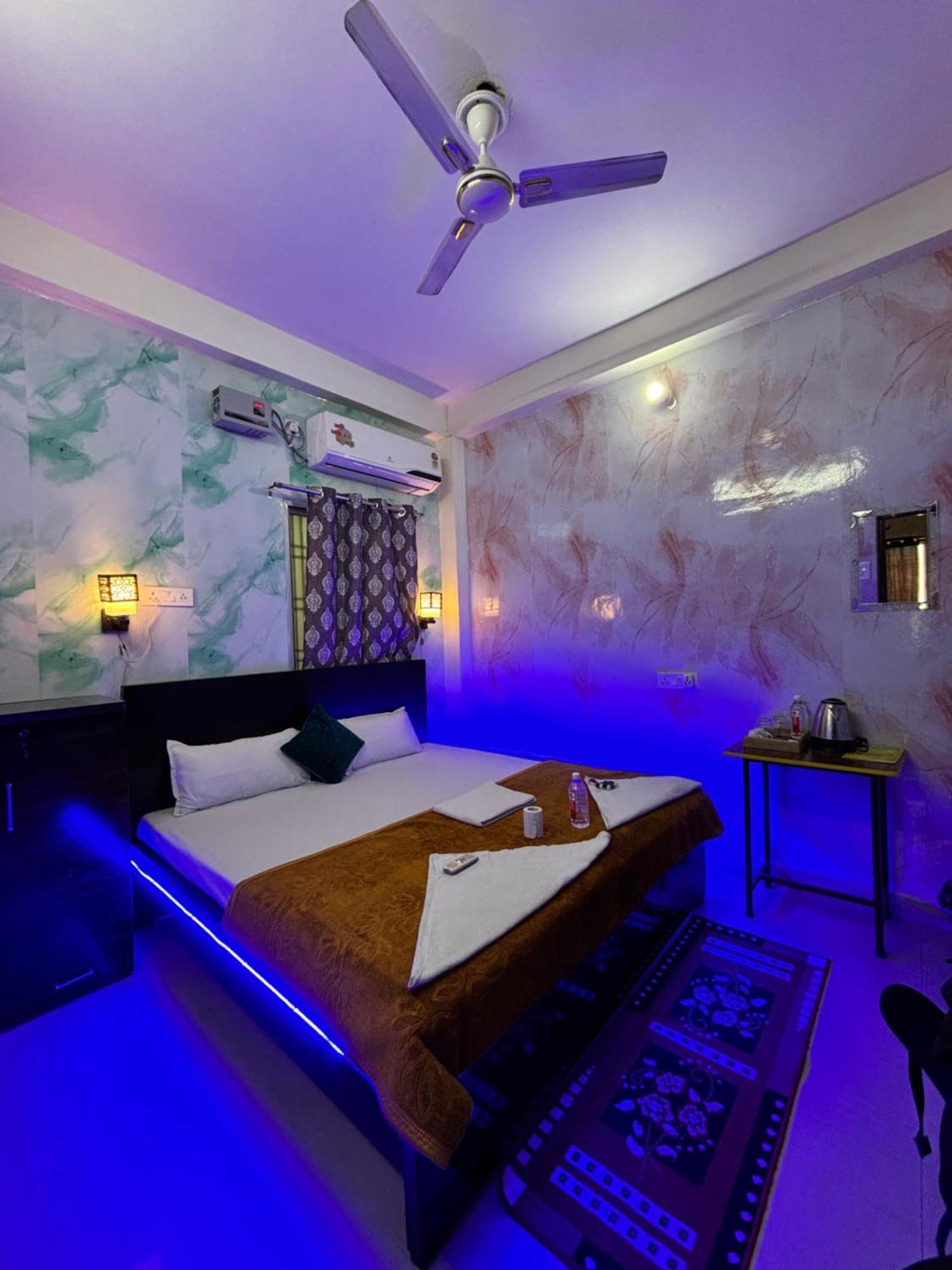 Double Room Private External Bathroom