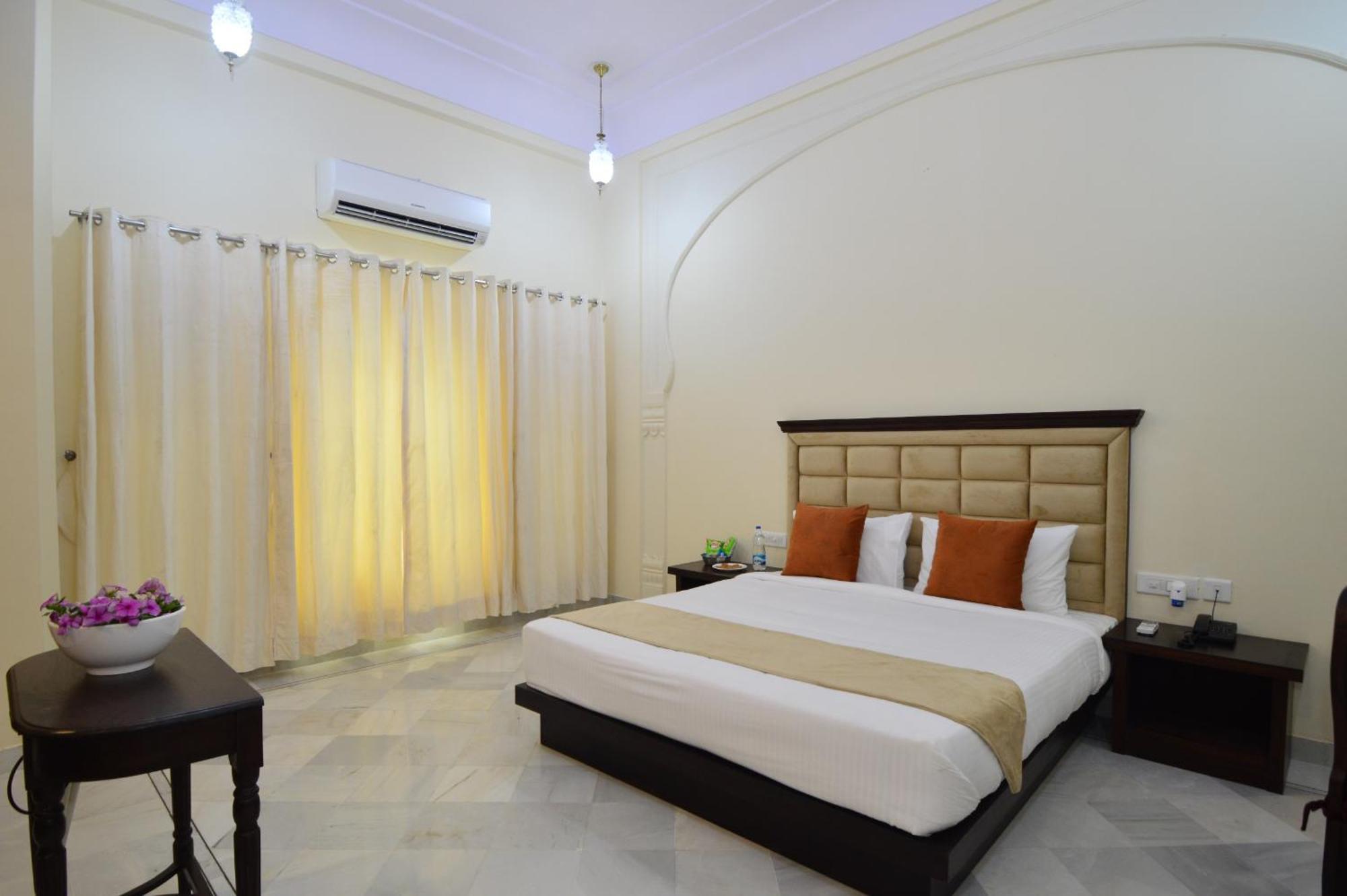 Deluxe Room,1637549848:JPEG
