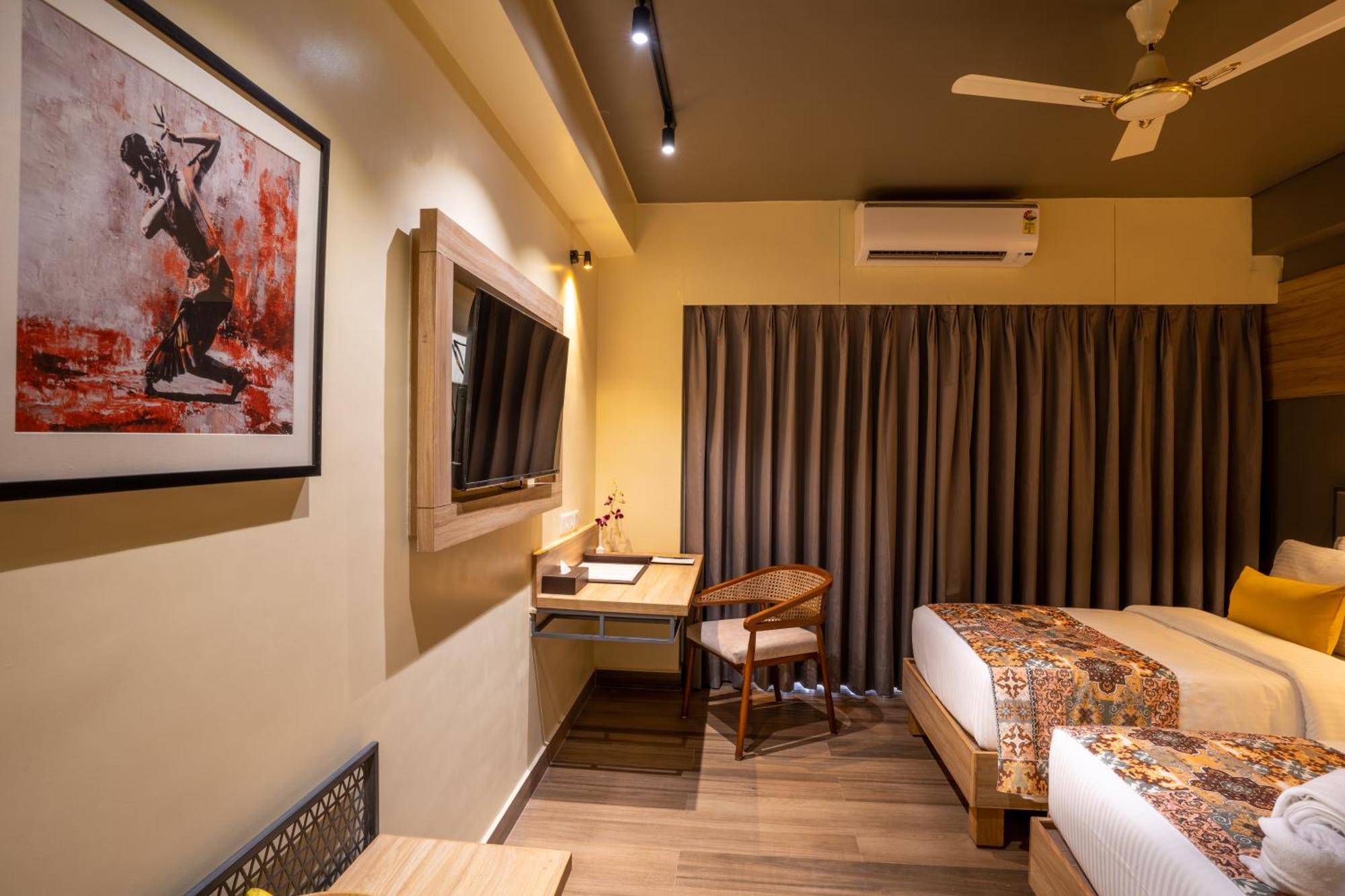 Deluxe Twin Balcony Partial Sea View Enjoy Complimentary Hi-Tea