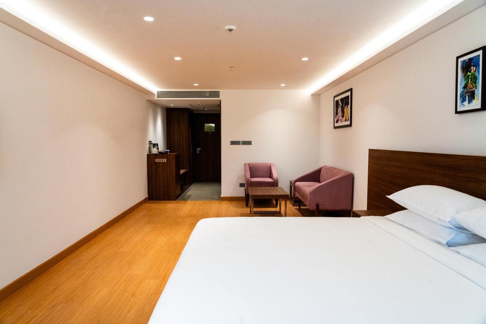 Elite Family Room