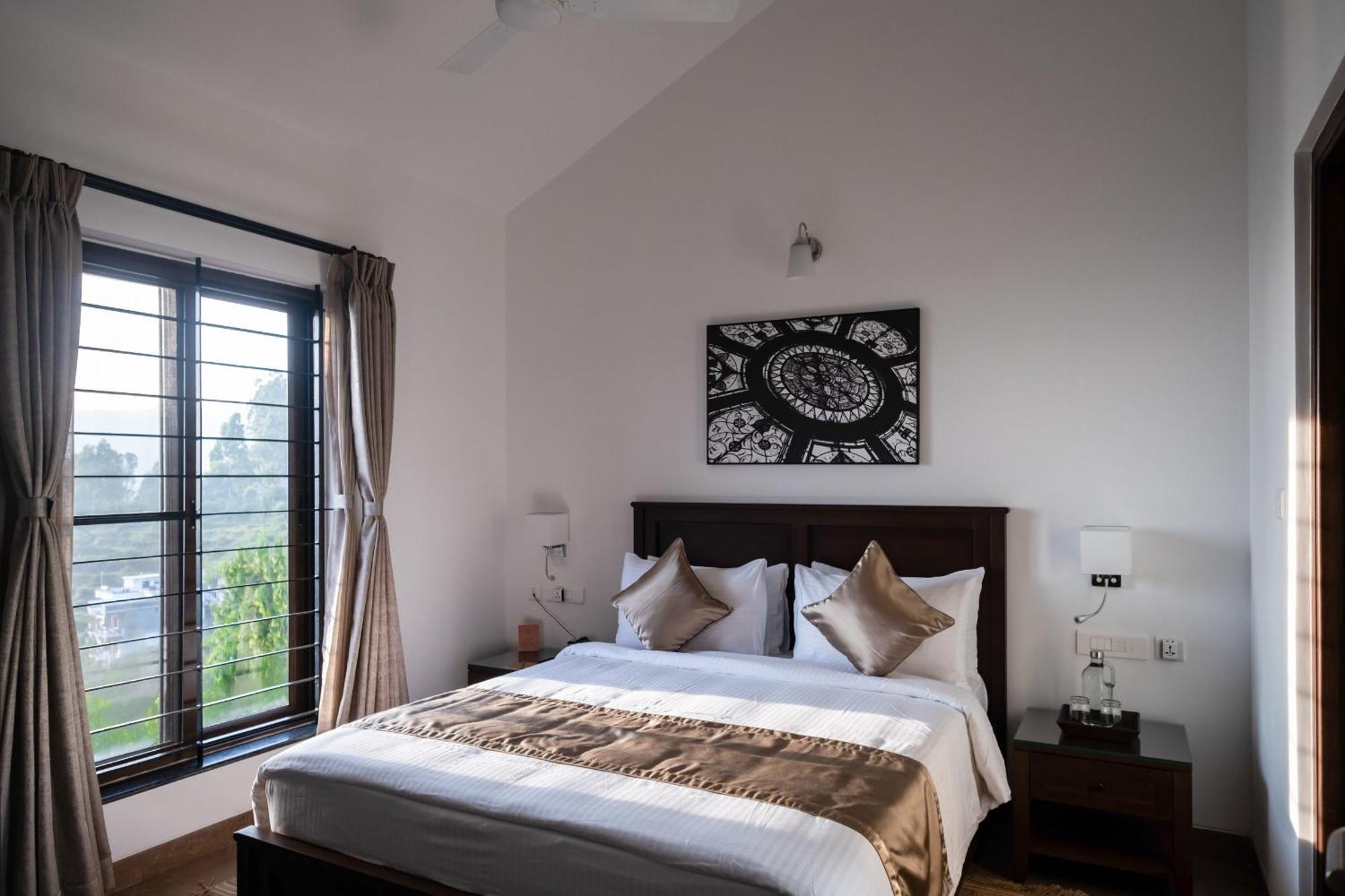 Valley View Room