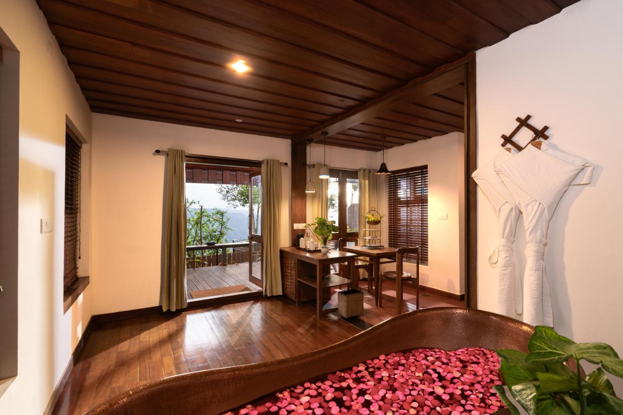 Honeymoon Suite