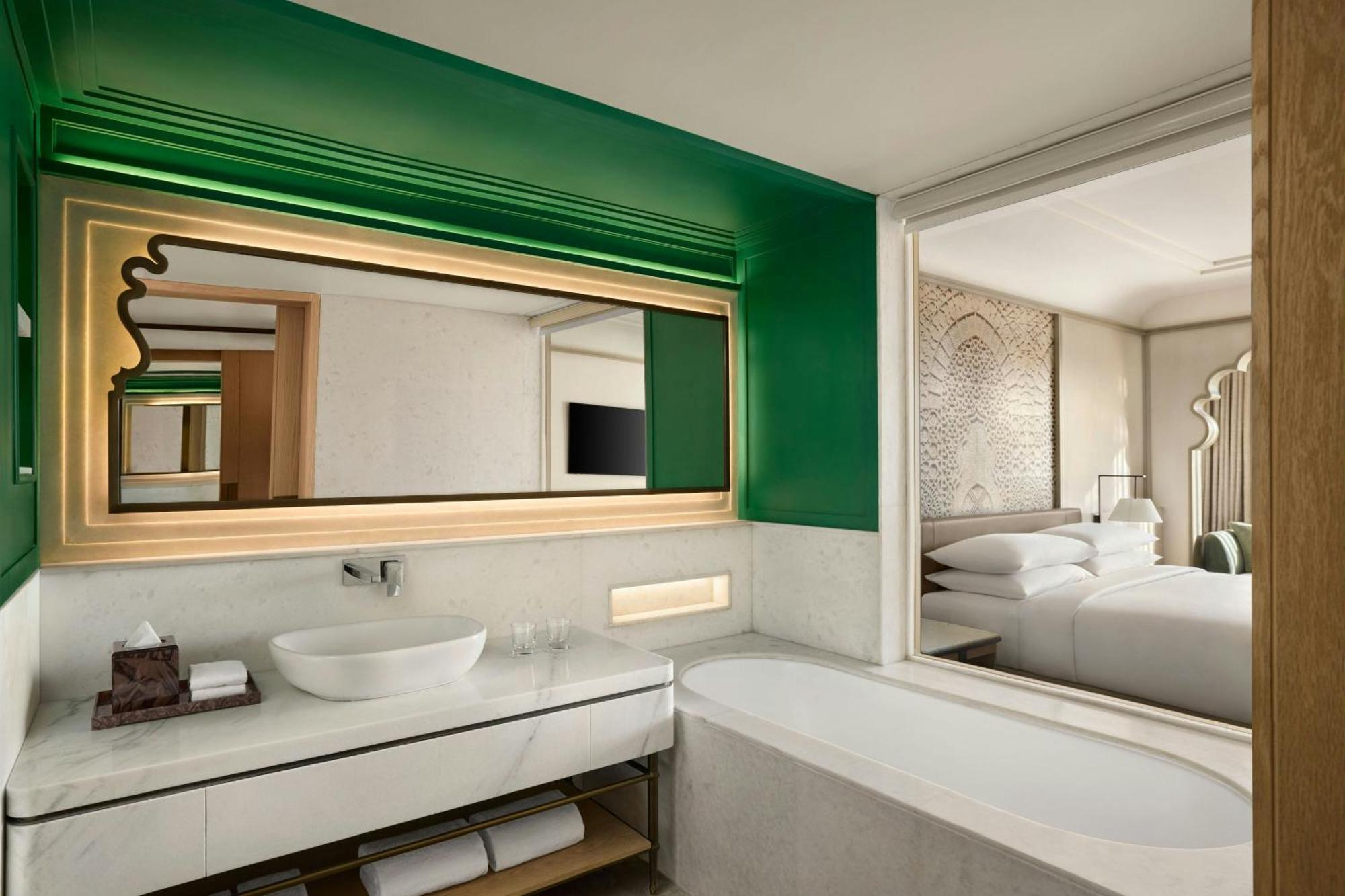 Deluxe King Room Enjoy INR 1500 hotel credits per