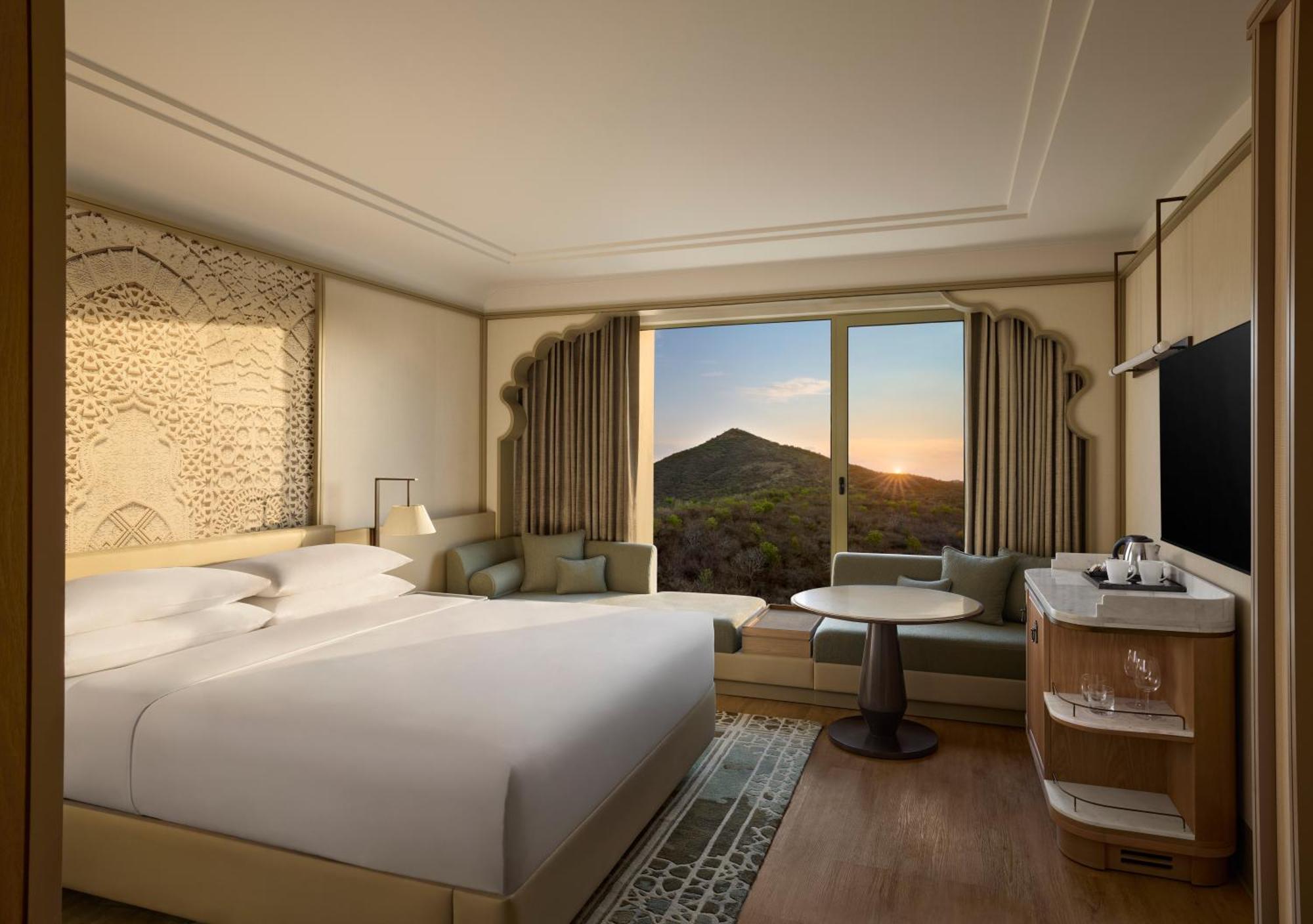 Deluxe King Room Enjoy INR 1500 hotel credits per