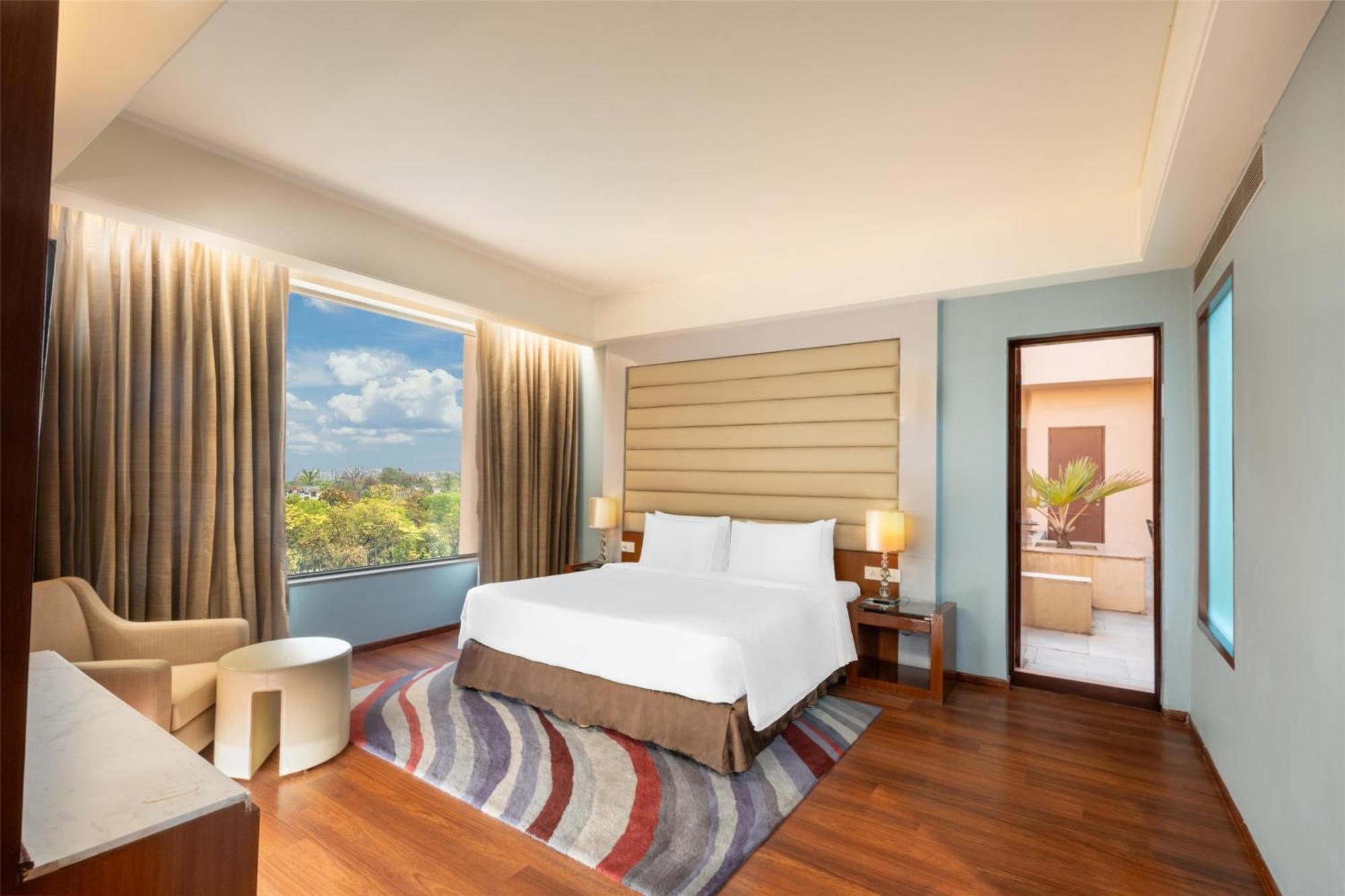 Metropolis Executive Suite