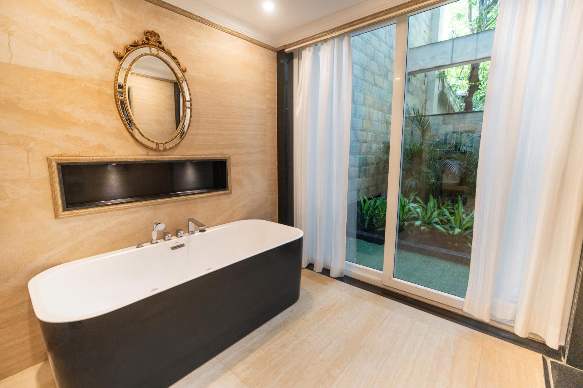 Presidential Suite - 10% Discount on Foods & Soft Beverages* | 15% Discounts on Laundry Services* | INR 500 spa credit during your stay on selective Massage services. TnC Apply.* | Free Minibar - 2 cans of soft Beverages (Once on Arrival)