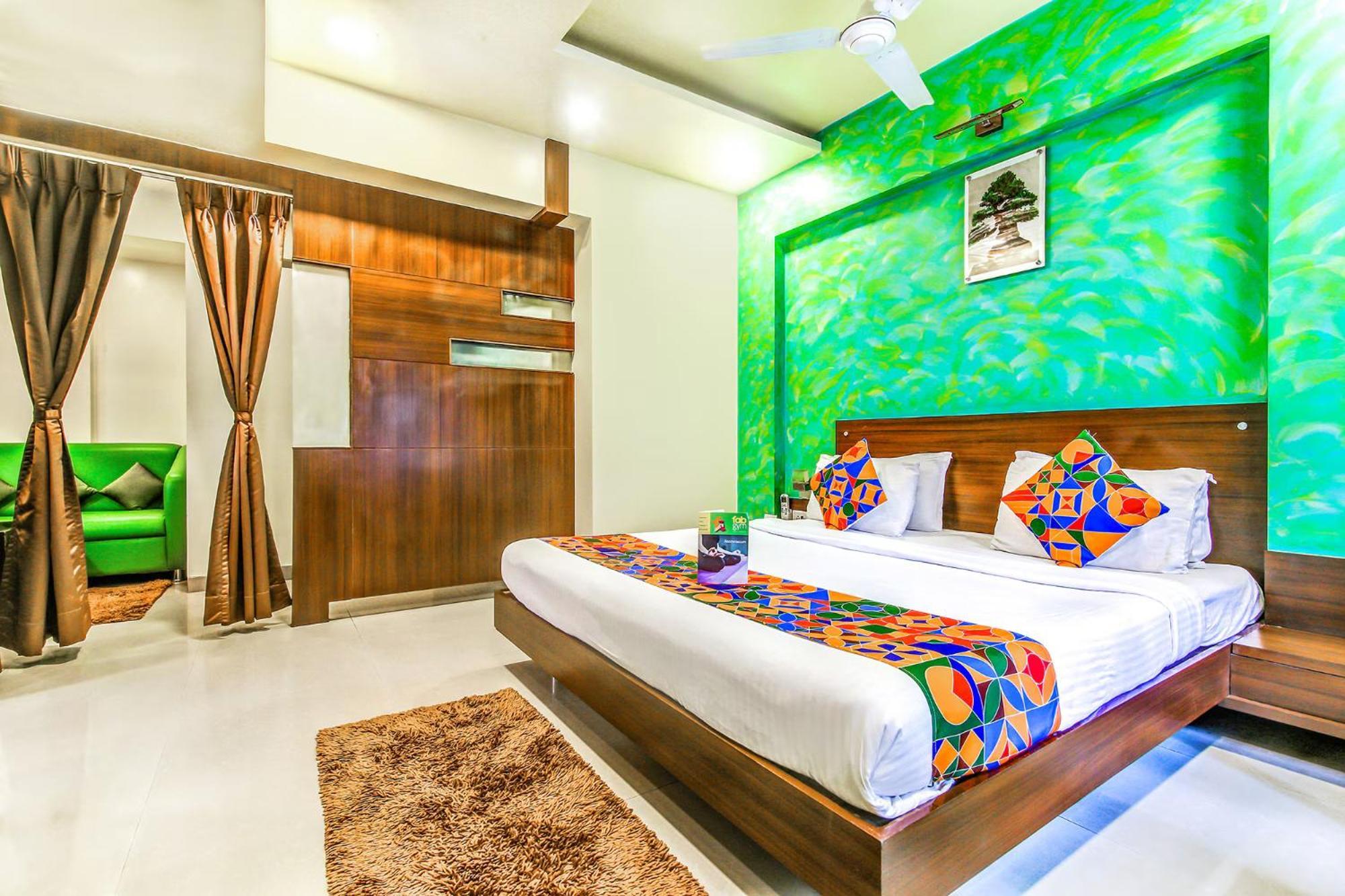 Deluxe Room,1680762628:JPEG