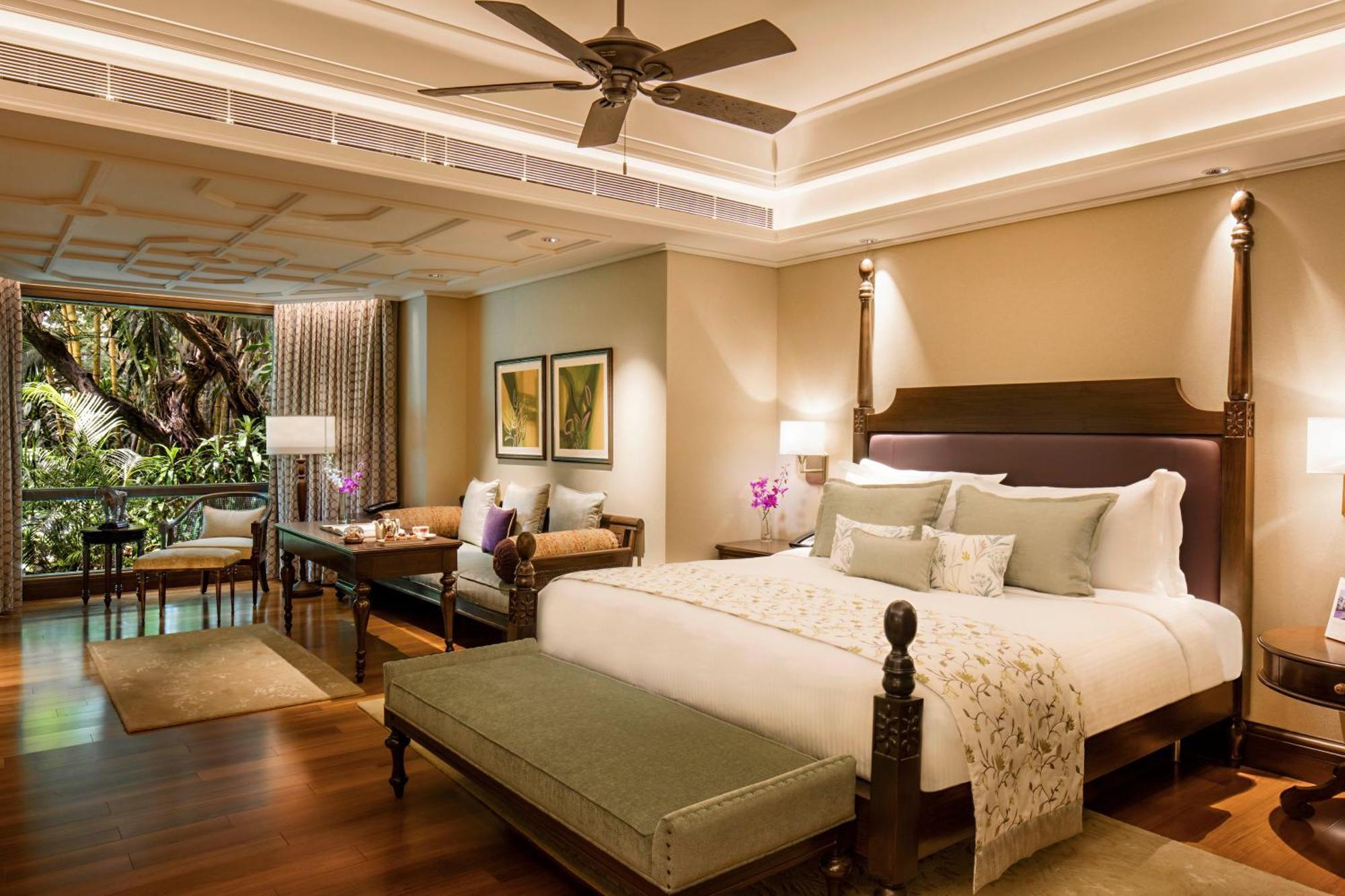 Luxury Grande Room Garden View King Bed