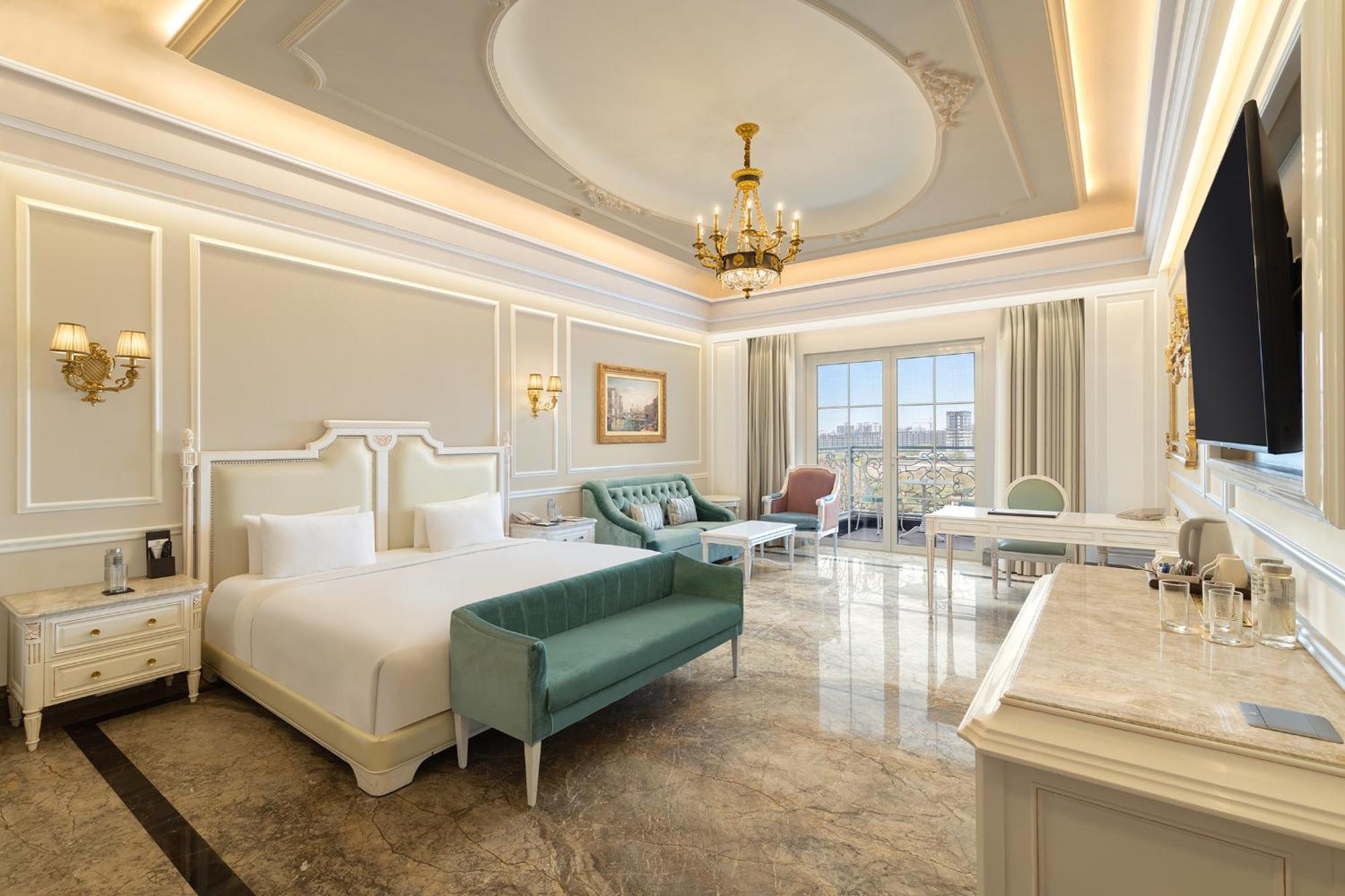Grand Room Balcony