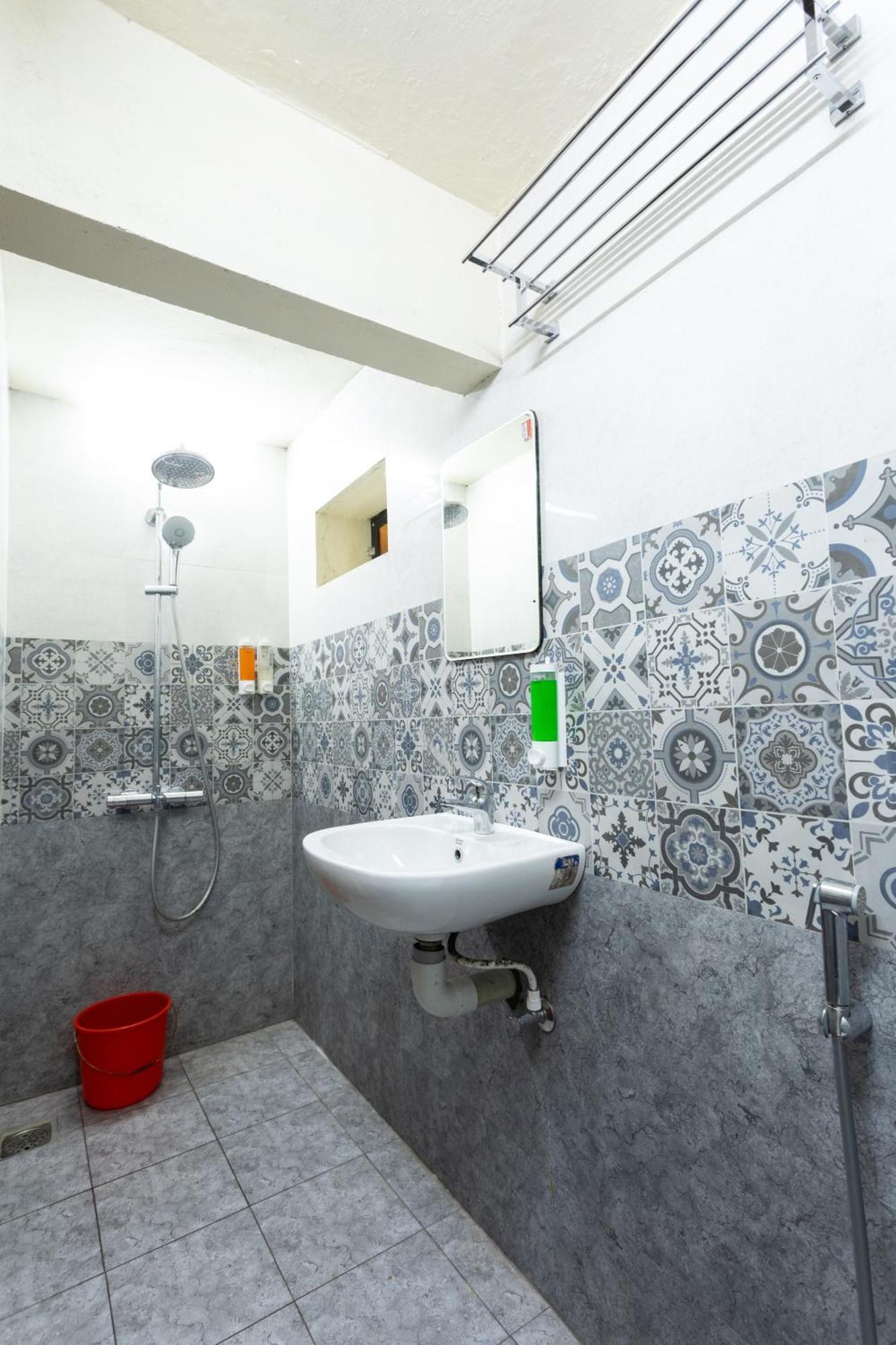 Triple Room Bathroom