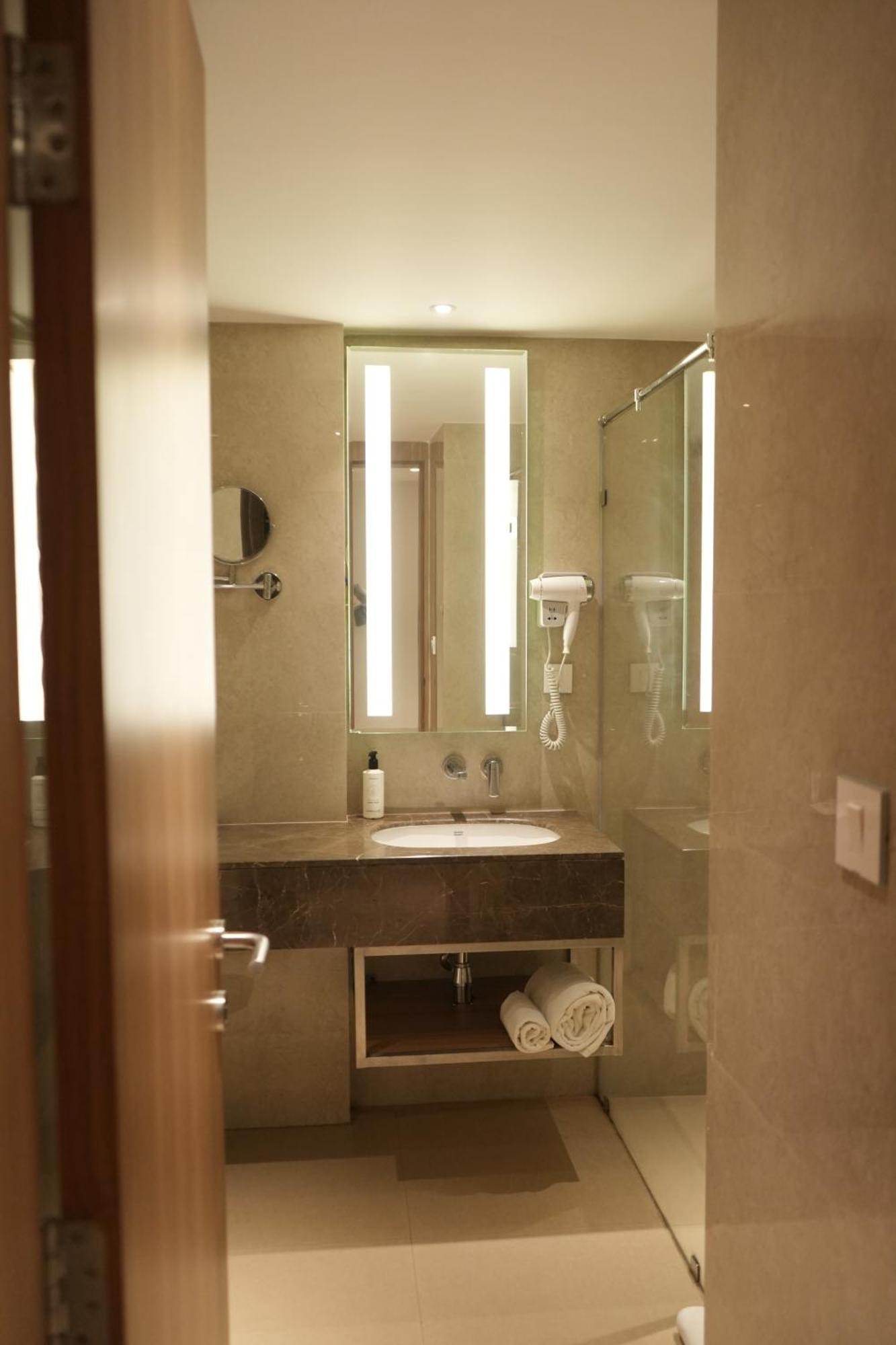 Deluxe room 1 Double Bed on One-way Airport Transfer