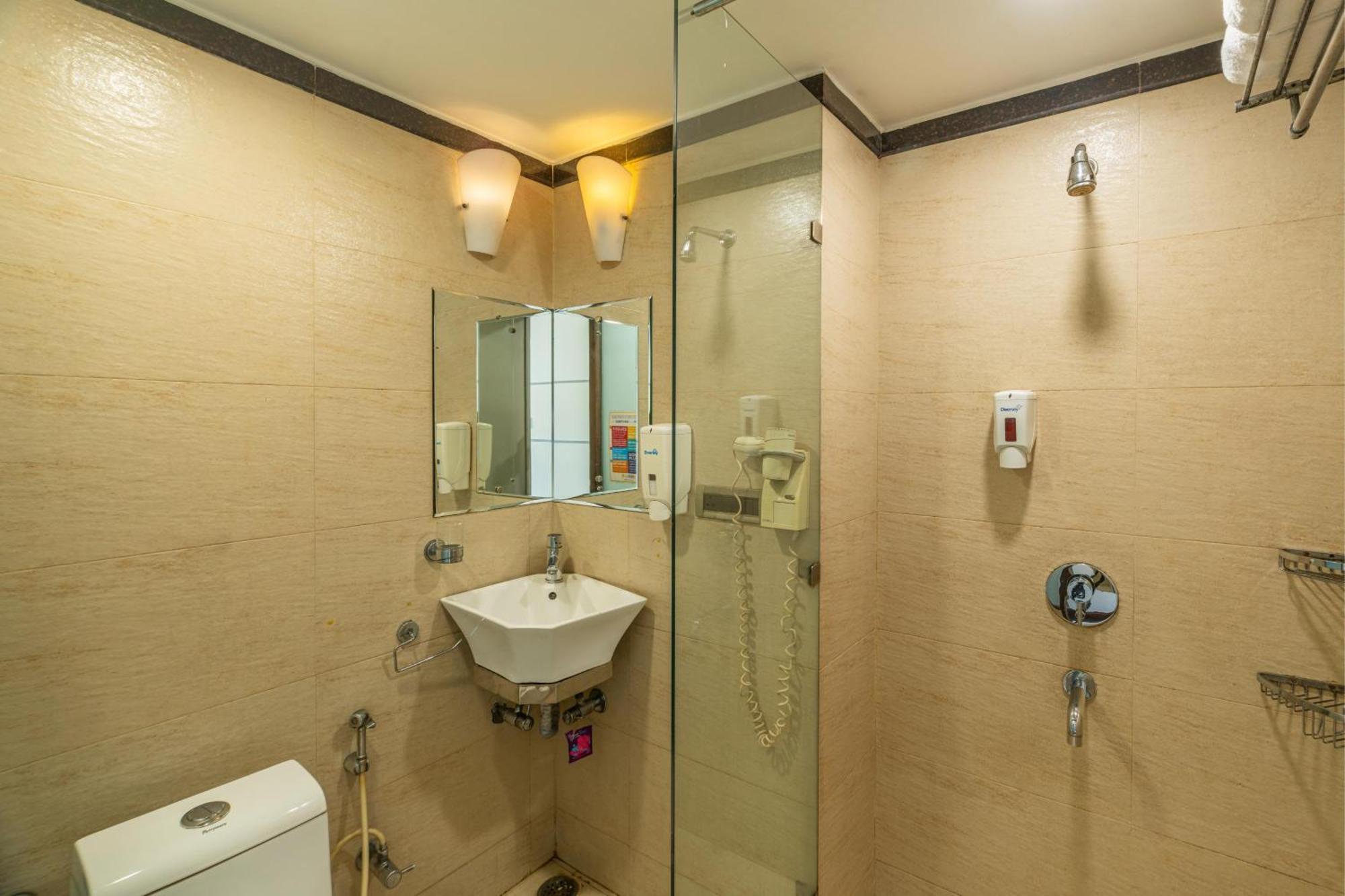 Deluxe Private A/C Room with Ensuite Bathroom