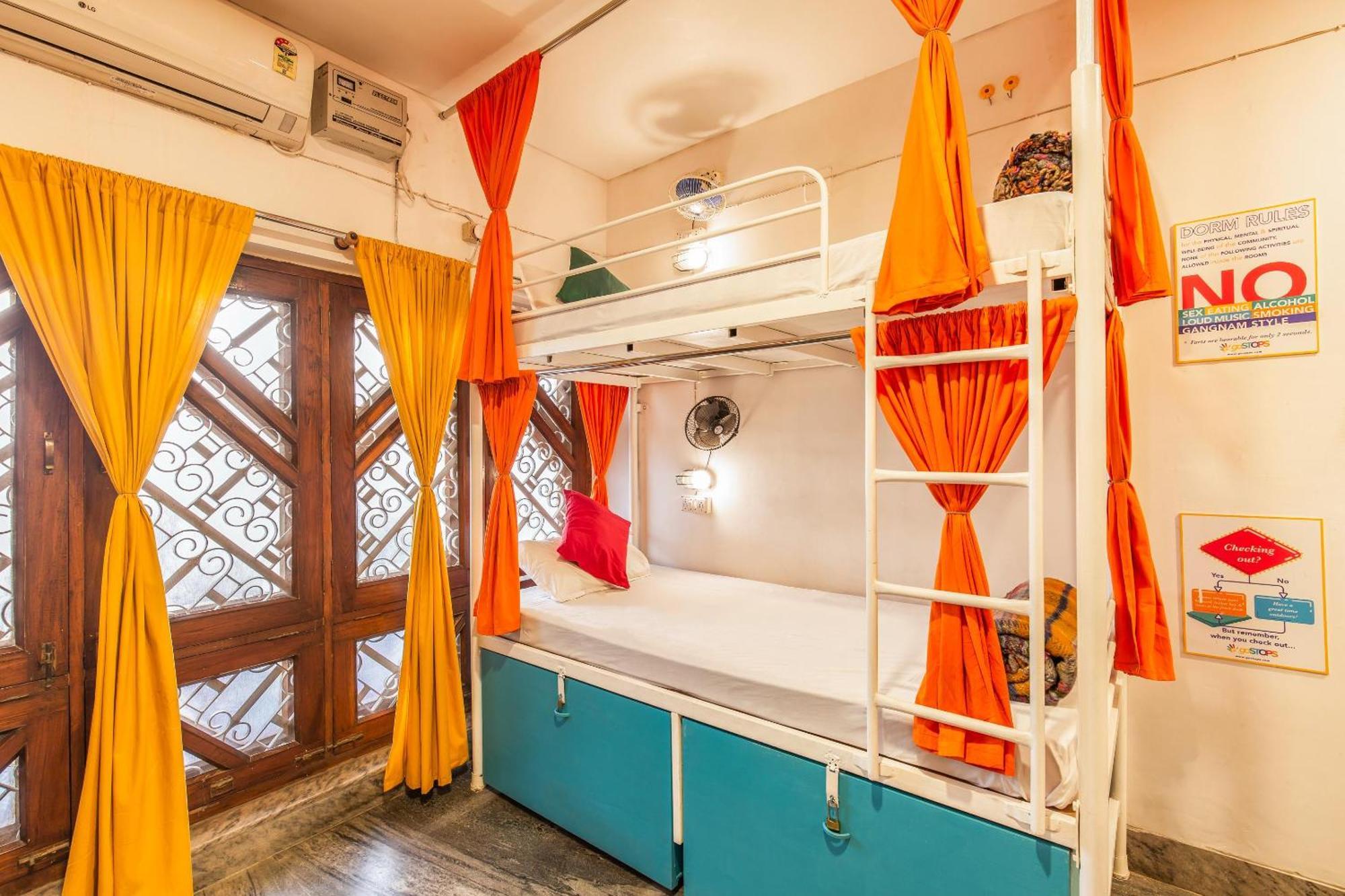Bed 14 Bed Mixed AC Dormitory Room