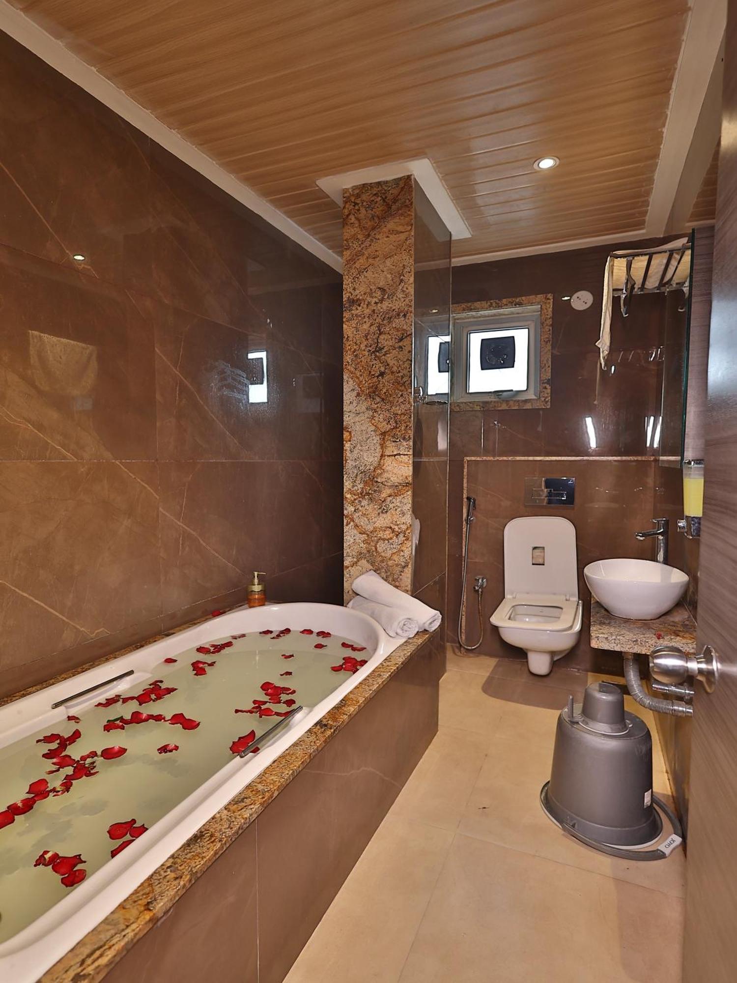 Deluxe Double Room Bath