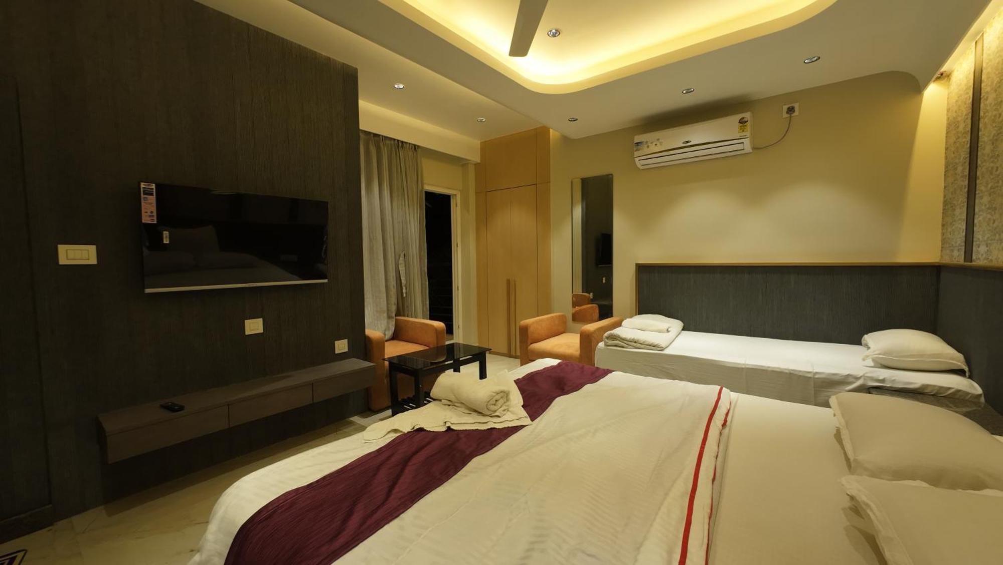 Triple Room with Balcony,1743985958:JPEG