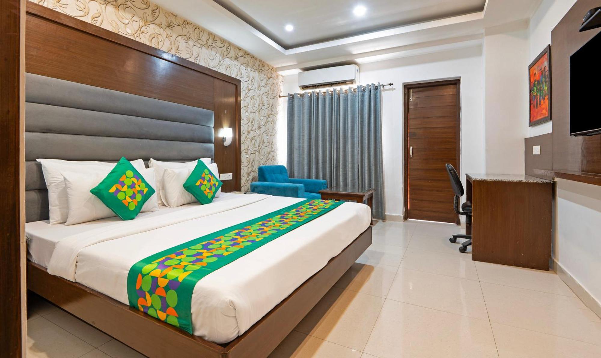 Deluxe Room Balcony