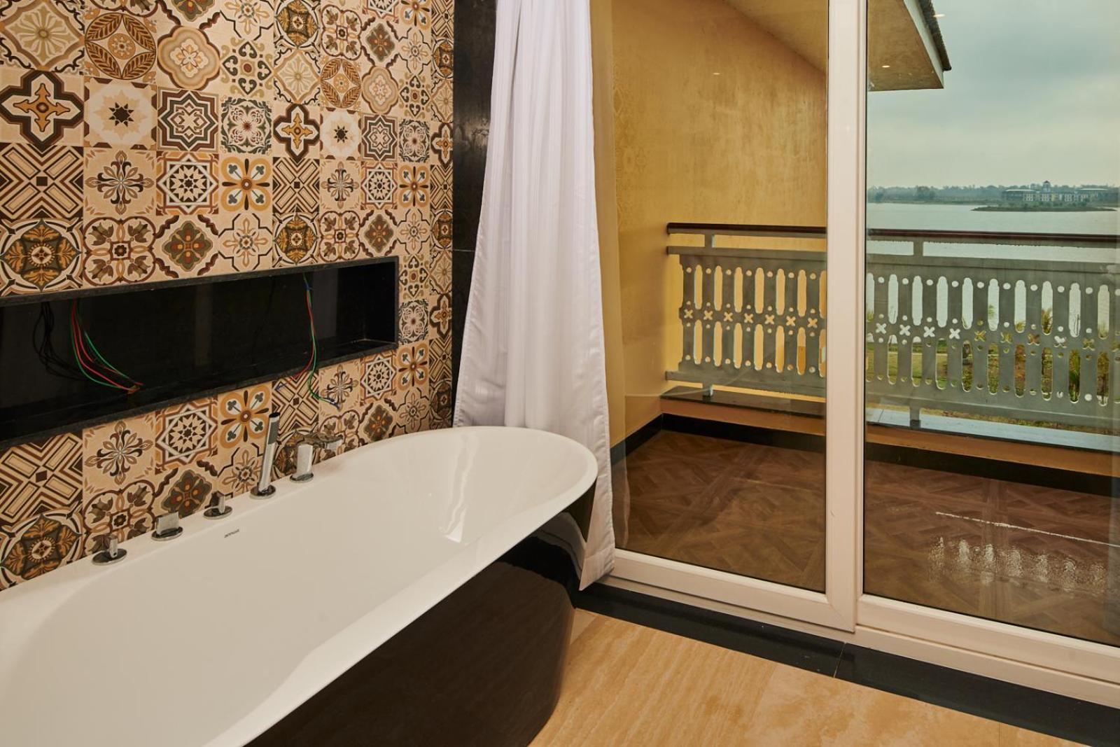 Deluxe Suite on Foods & Soft Beverages* | Discounts on Laundry Services* | INR 500 spa credit during your on selective Massage services TnC Apply* | Minibar 2 cans of soft Beverages Once on Arrival
