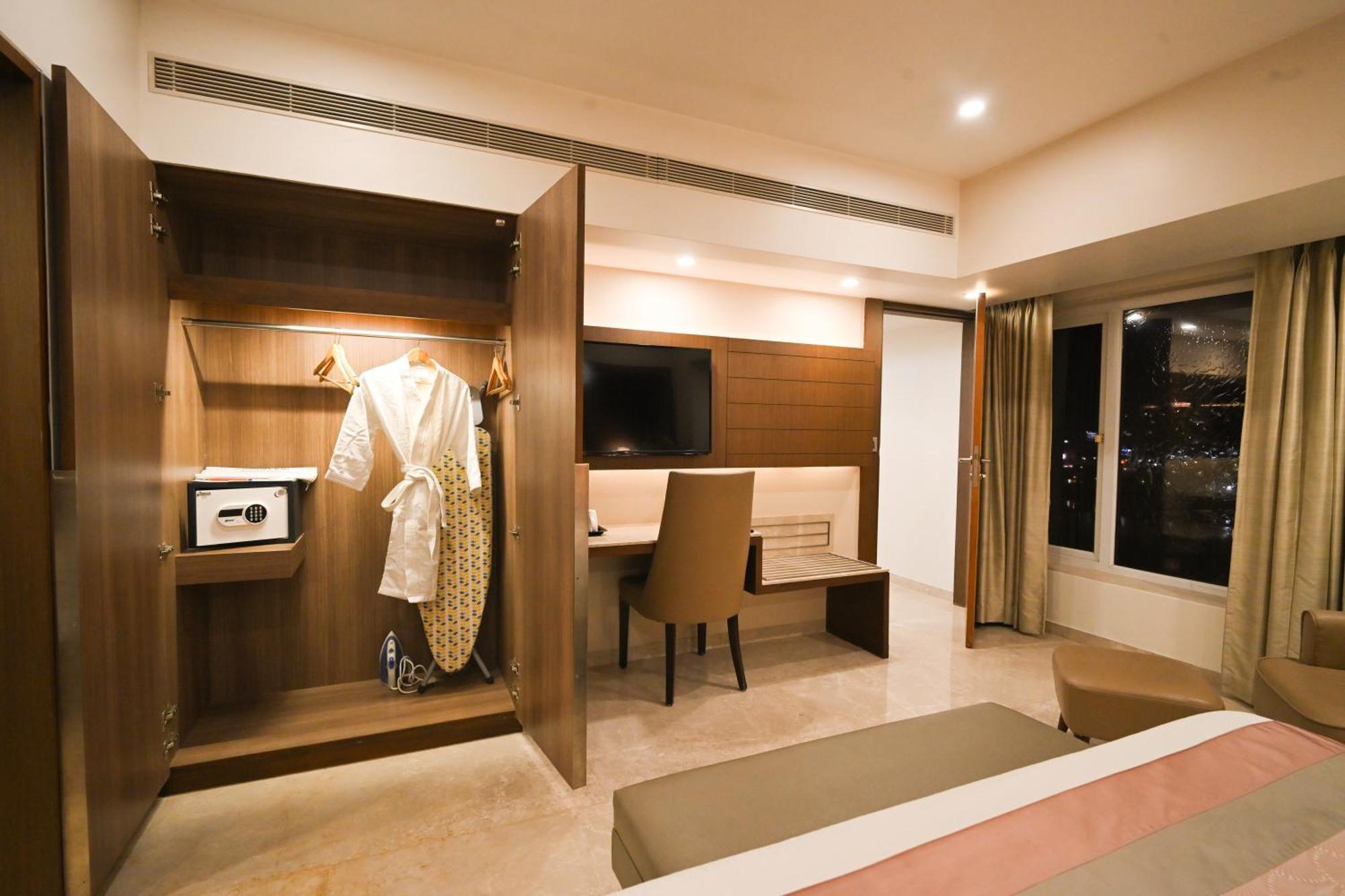 Grand Suite Room 1 Double Bed