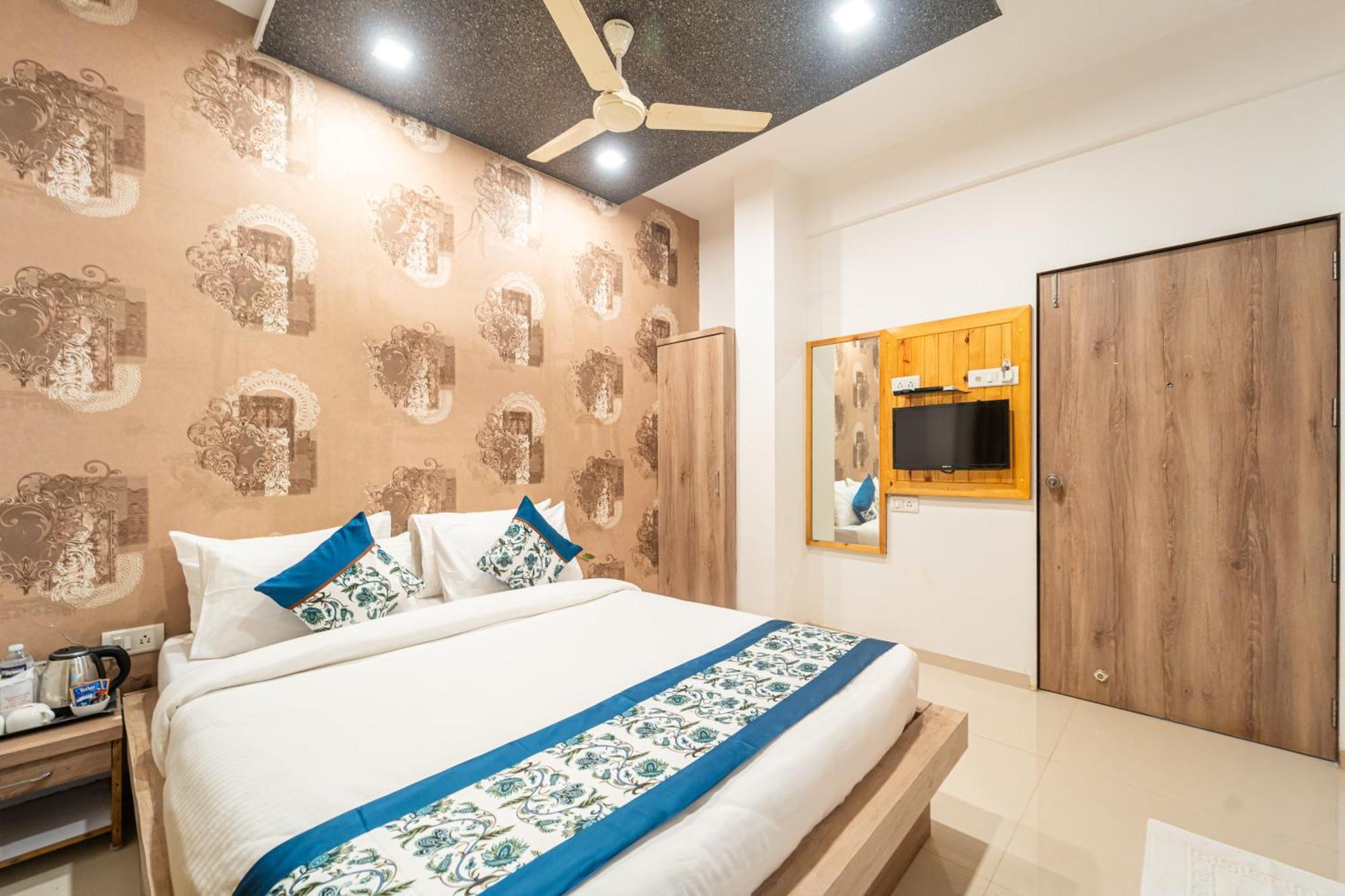 Deluxe Room Garden View Balcony Ground Floor