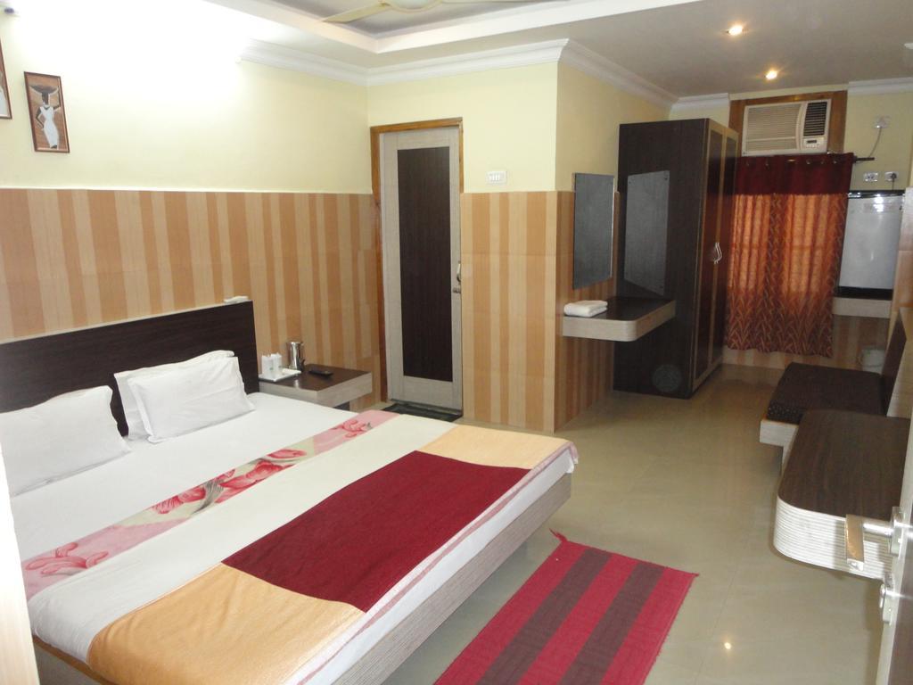 Deluxe Single Room,719686075:JPEG