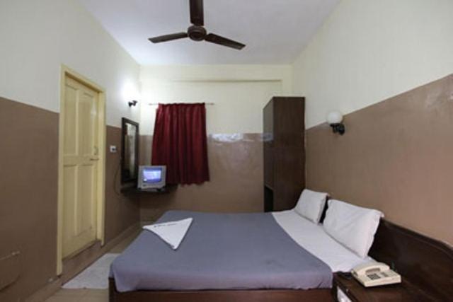 Standard Double Room Fan