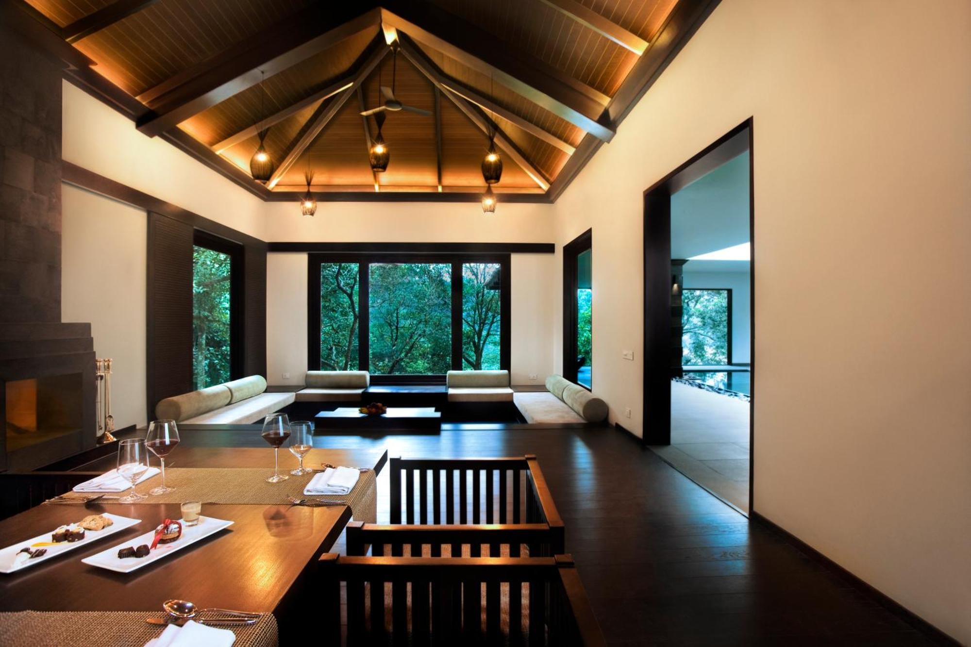 Luxury Pool Villa King Bed Garden View