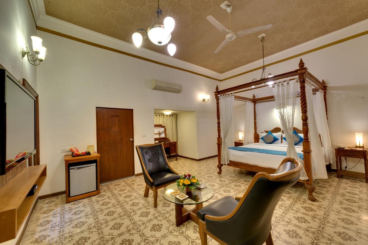 Deluxe Suite