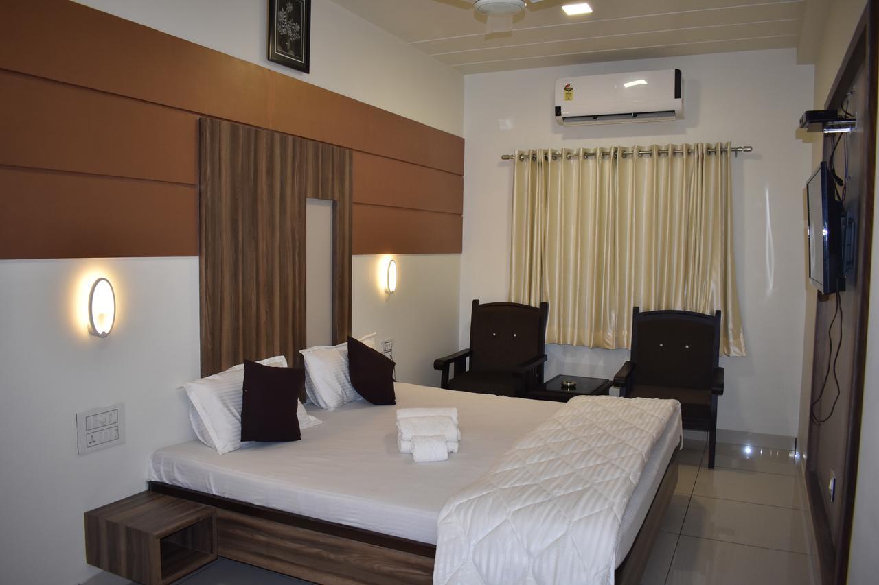Deluxe Double Room,727223632:JPEG