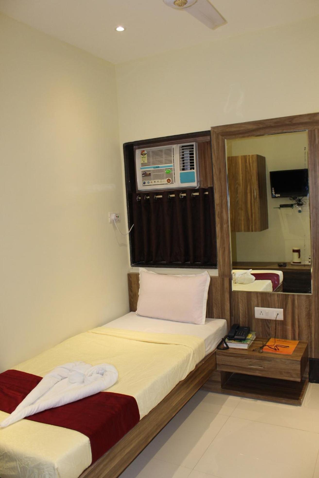 Deluxe Single Room