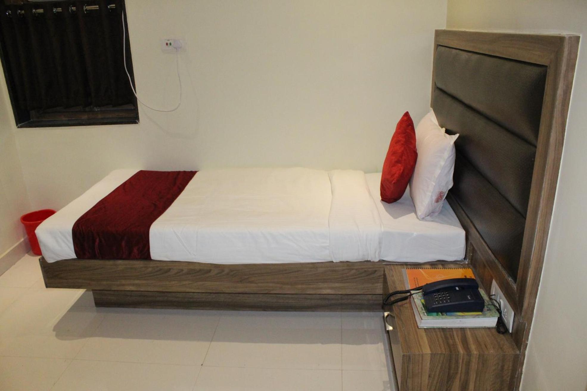 Deluxe Single Room