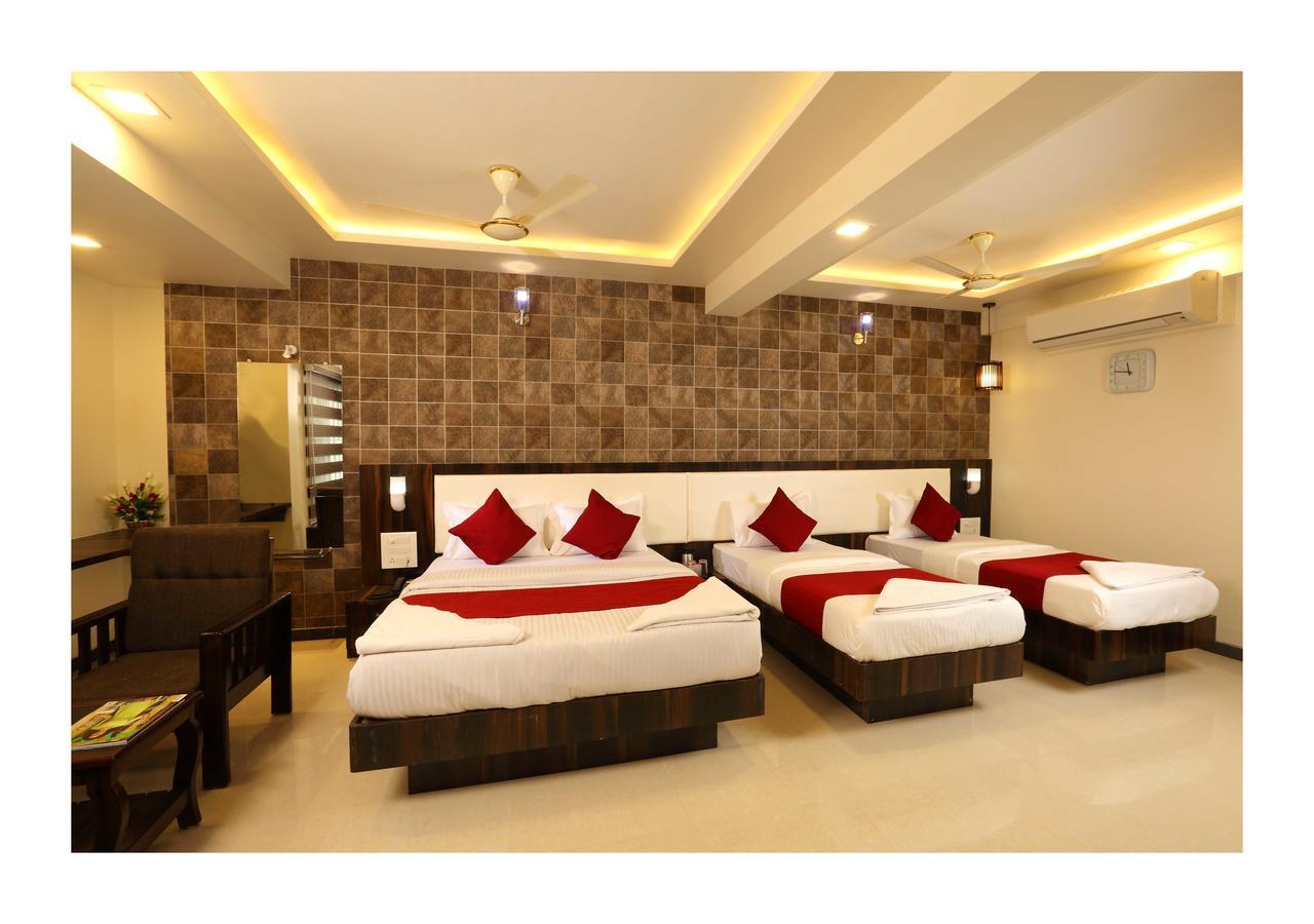 Deluxe Family Room