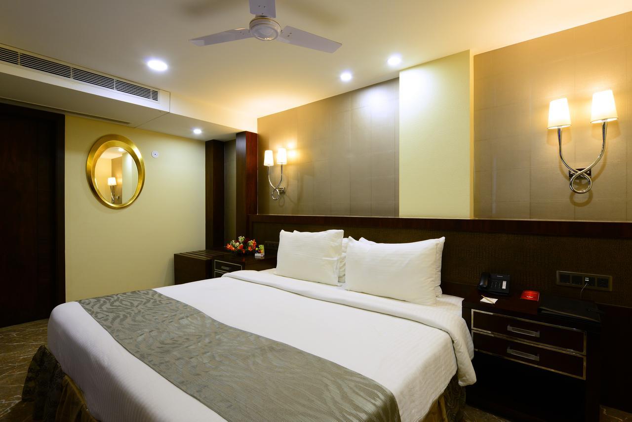 Standard King Room,642102885:JPEG