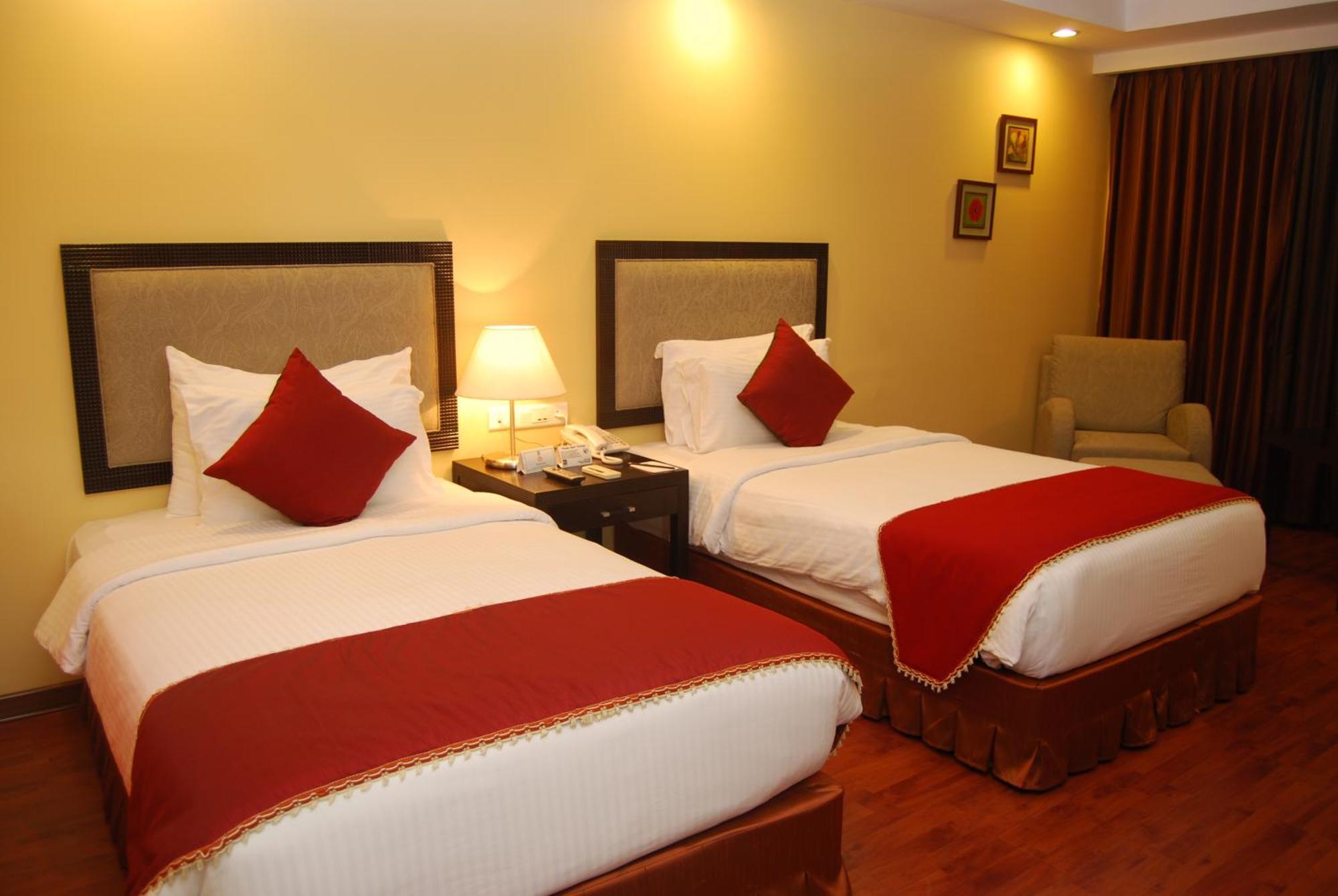 Deluxe Twin Room Drop to Sipcot IT Park,747153107:JPEG