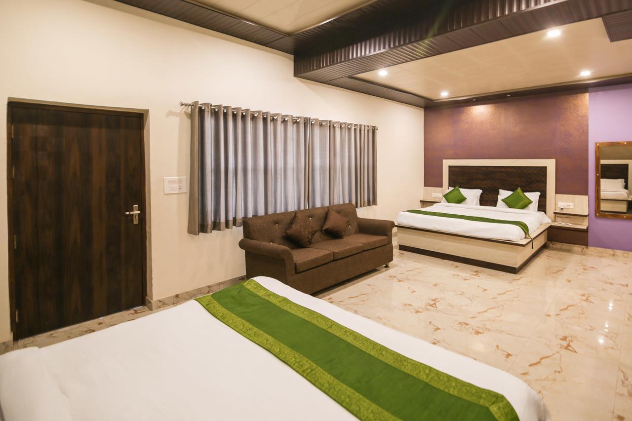 Deluxe Family Suite