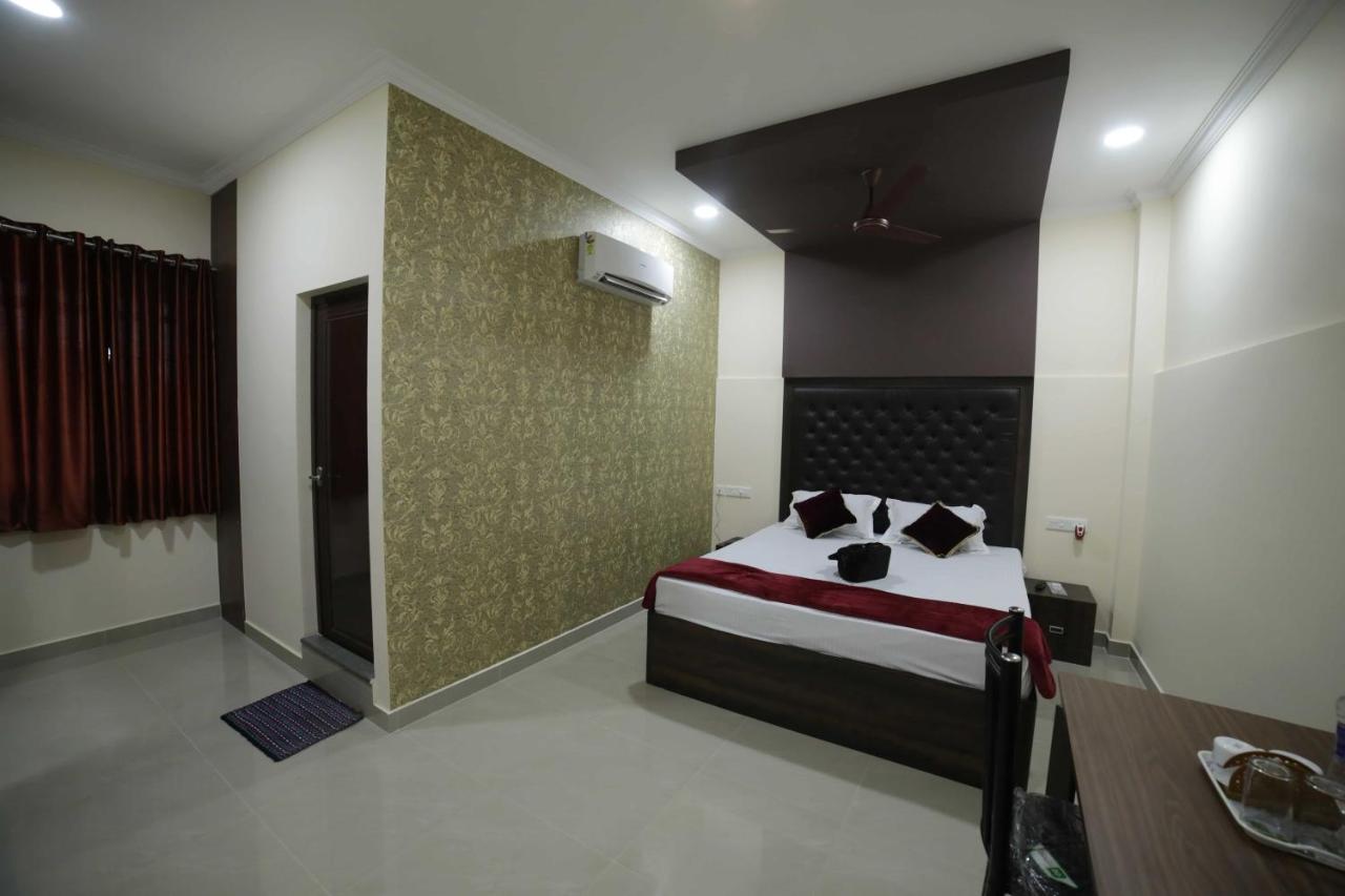 Deluxe Studio