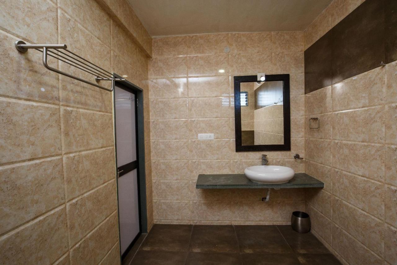 Superior Double Room,746324108:JPEG