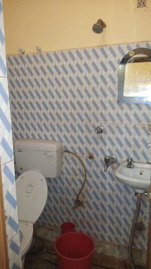Single Bed in Male Dormitory Room with Shared Bathroom - Indian nationals only