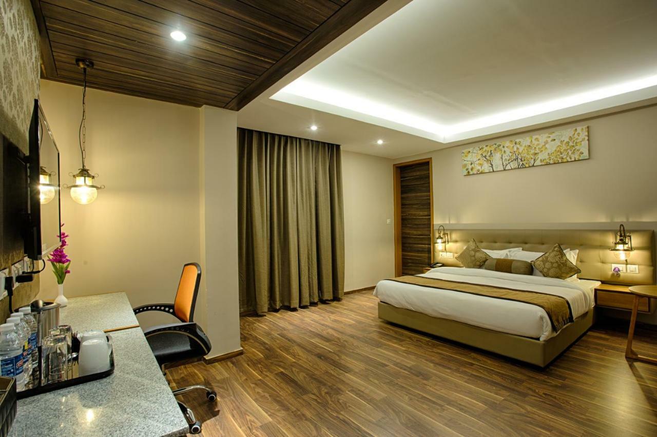 Deluxe Double Room Bath