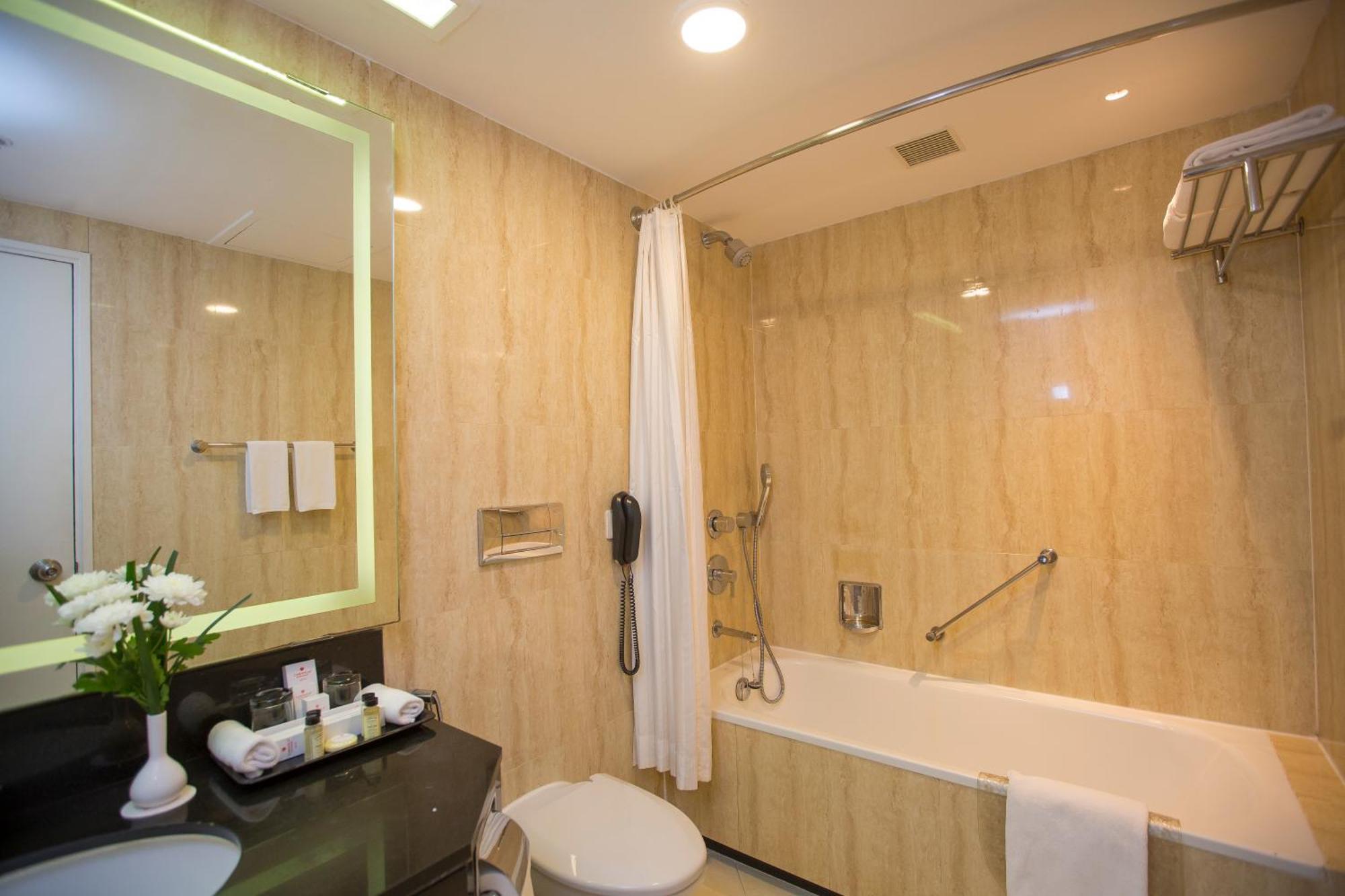 Superior Room Bathtub