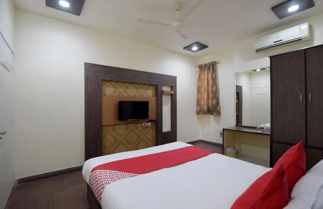 Oyo Flagship 24936 Hotel C-9-1