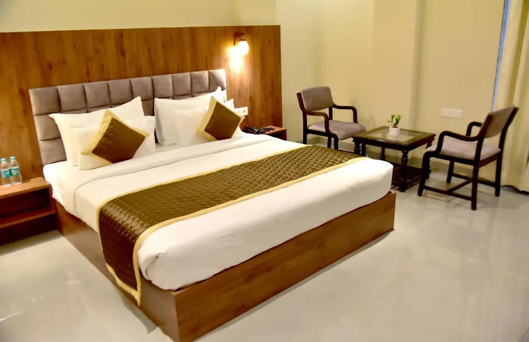 Hotel Aarna-1