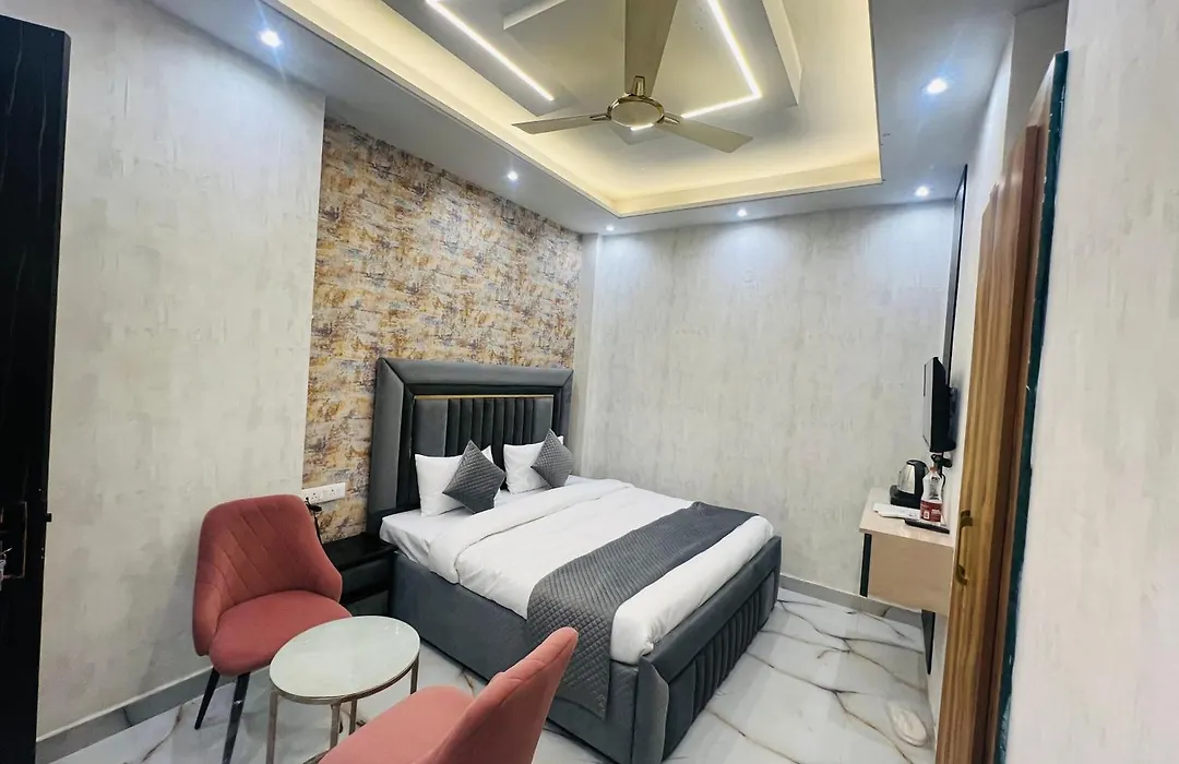 Crescent Inn-1