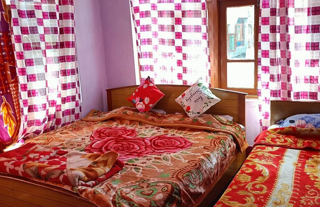 Queen Palace Guest House-1