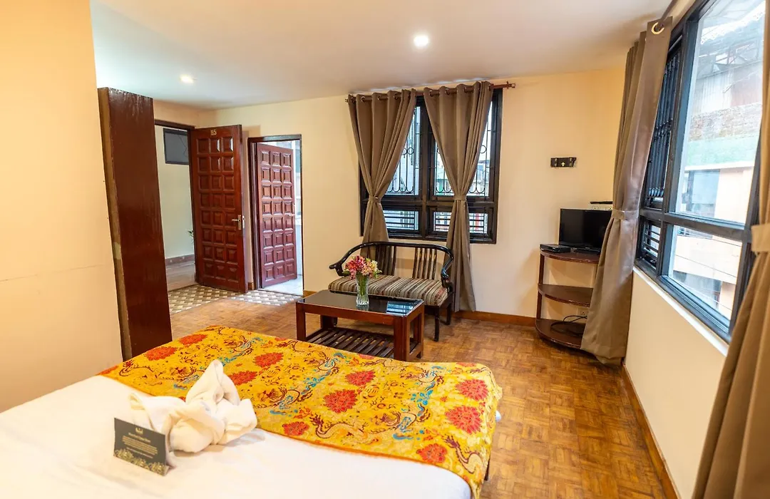 Muscatel Fairmount 100 Mts From Mall Road-1
